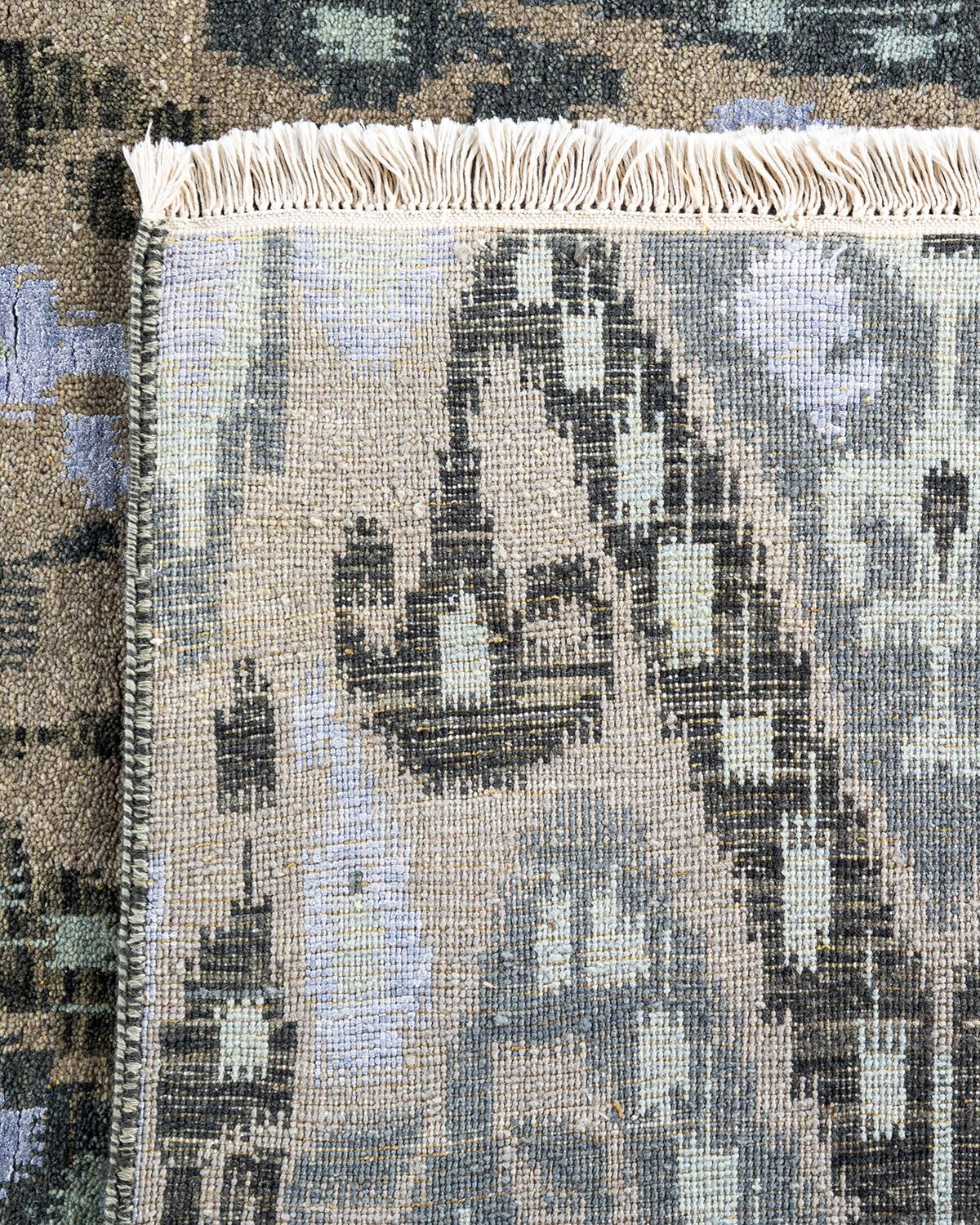 Traditioneller handgeknüpfter, geblümter Ikat-Teppich aus Seide und Wolle in Grün 9' 1
