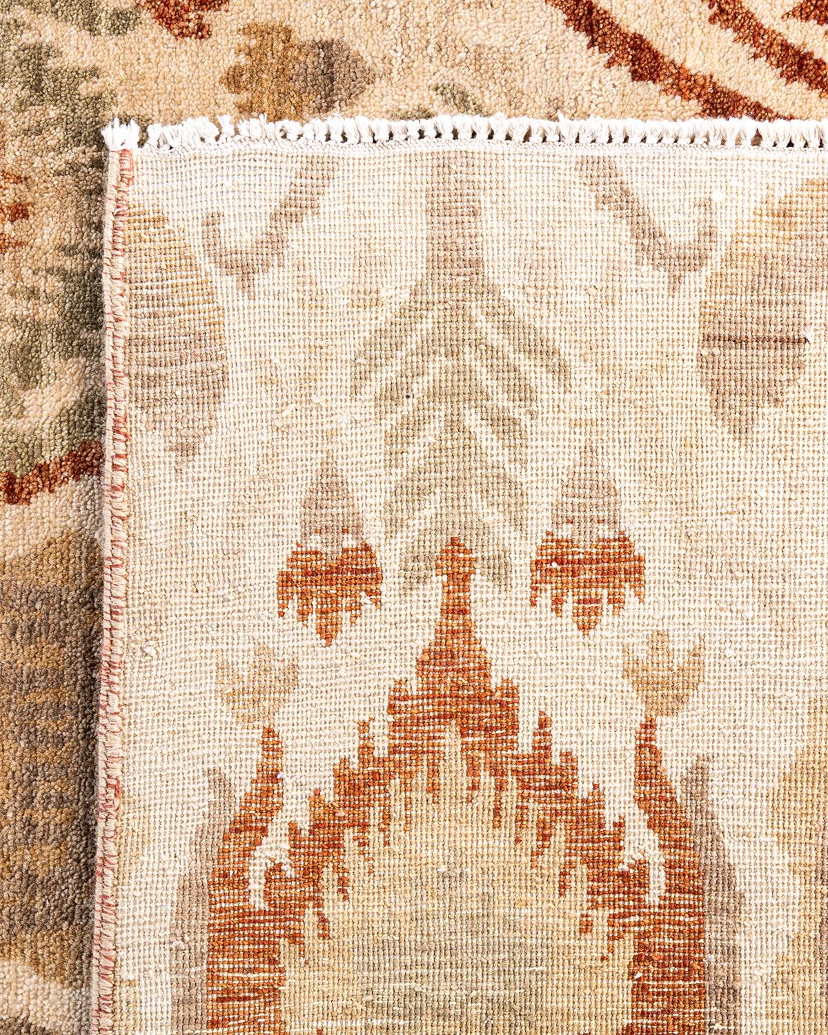 Tapis traditionnel Ikat beige à motifs floraux noués à la main 7' 10
