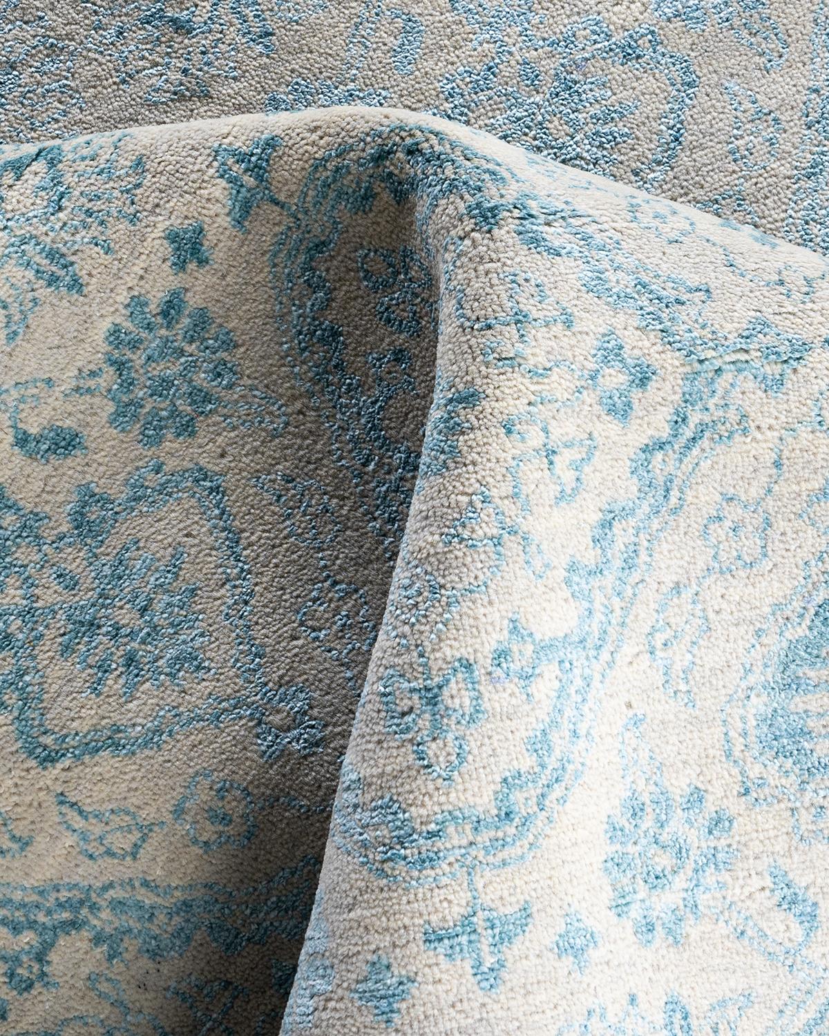 Traditioneller handgeknüpfter geometrischer Ikat-Teppich aus Seide und Wolle in Beige, 9' 0