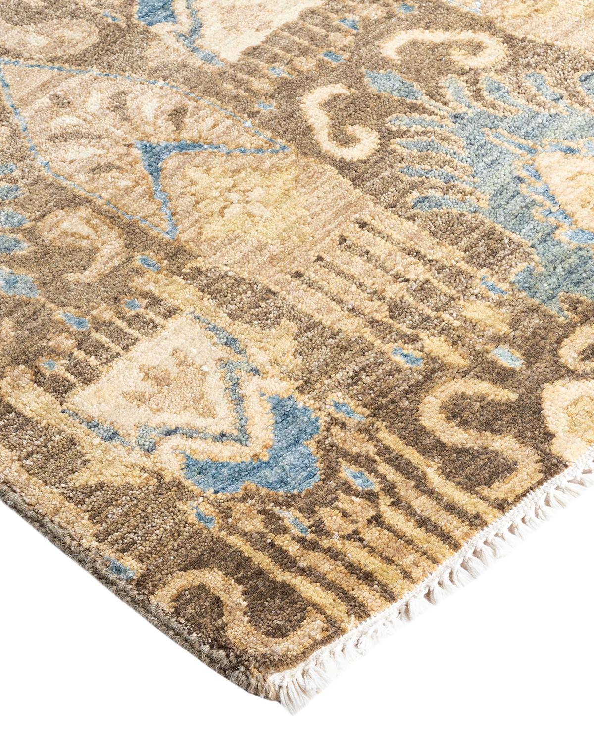 I tappeti Kazak sono ricercati da generazioni e la loro estetica unica è una combinazione accattivante di storia tribale e influenza geografica. Intricatamente annodati a mano in lana, i medaglioni, i motivi allover e il disegno centrale riflettono