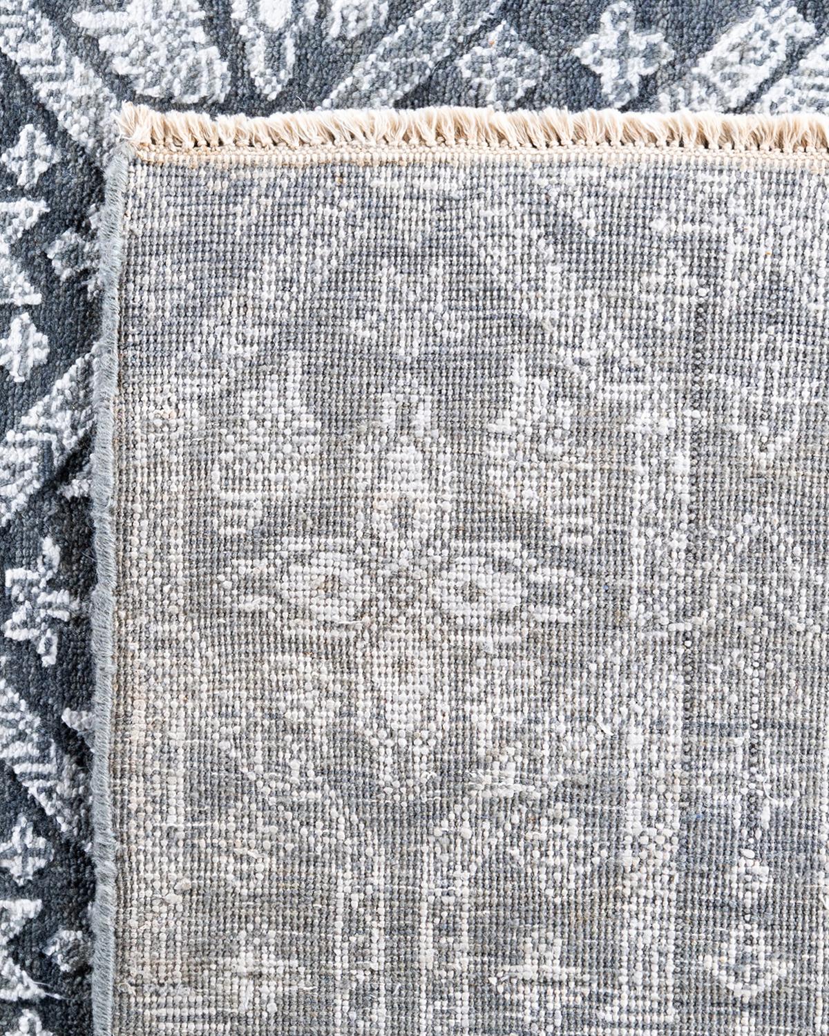 Traditioneller handgeknüpfter geometrischer Ikat-Teppich aus Seide und Wolle in Grau 9' 1
