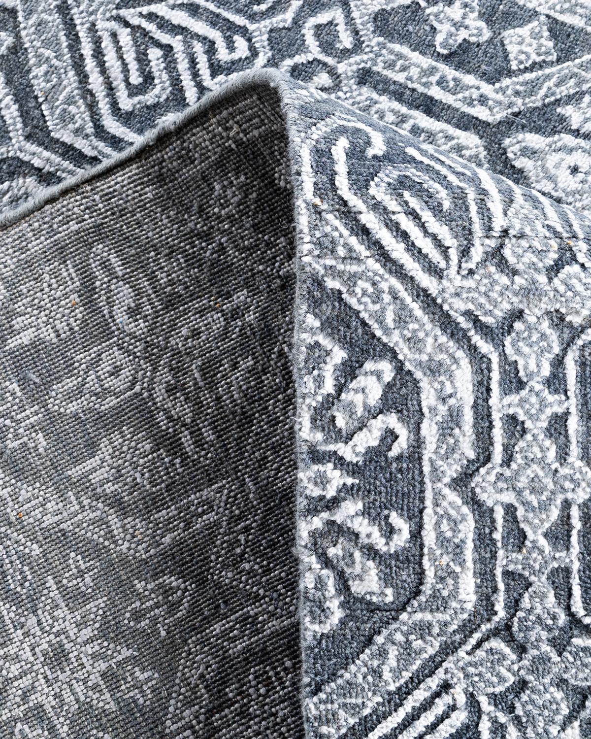 Traditioneller handgeknüpfter geometrischer Ikat-Teppich aus Seide und Wolle in Grau 9' 1