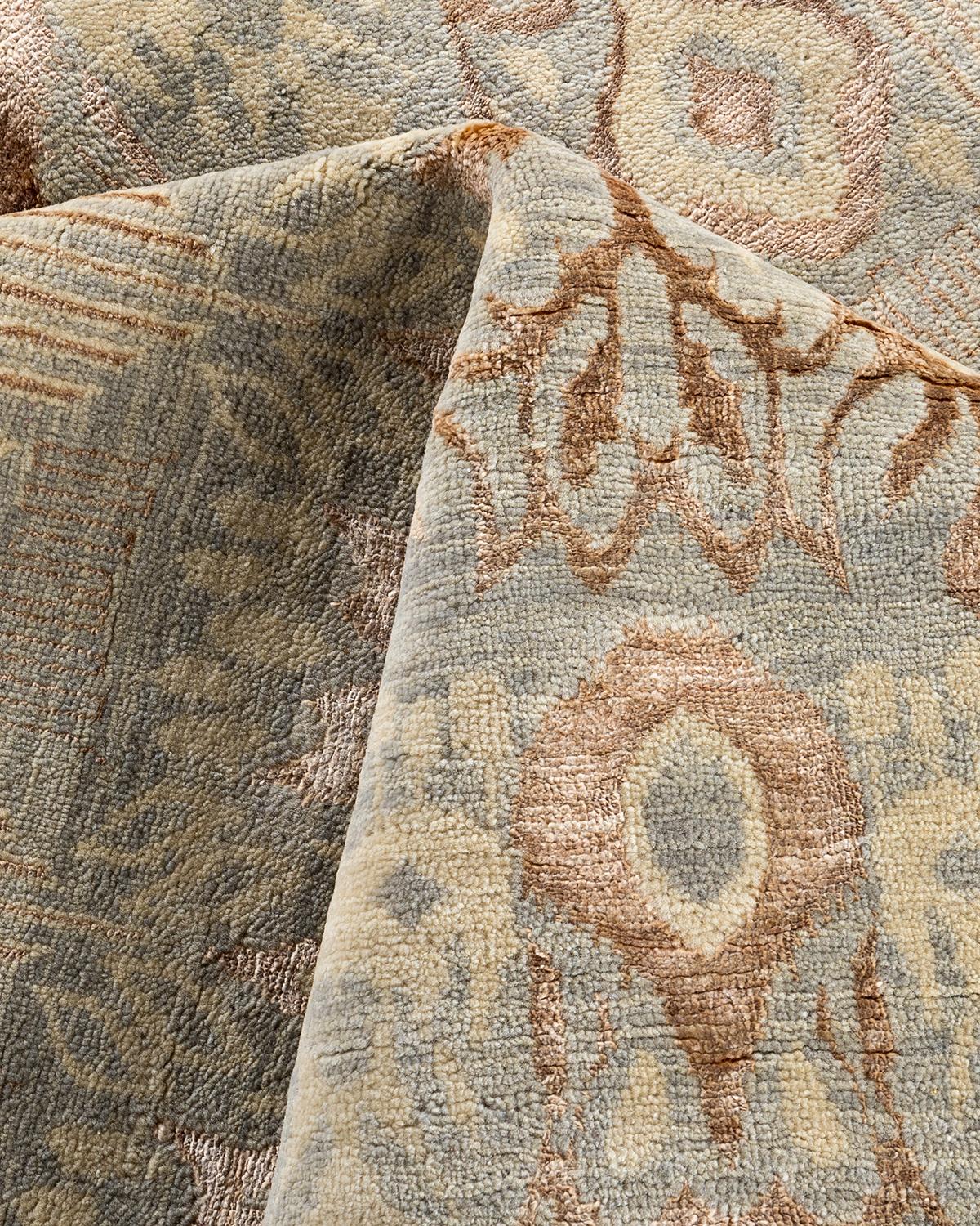 Traditioneller handgeknüpfter geometrischer Ikat-Teppich aus Seide und Wolle in Grau 9' 1