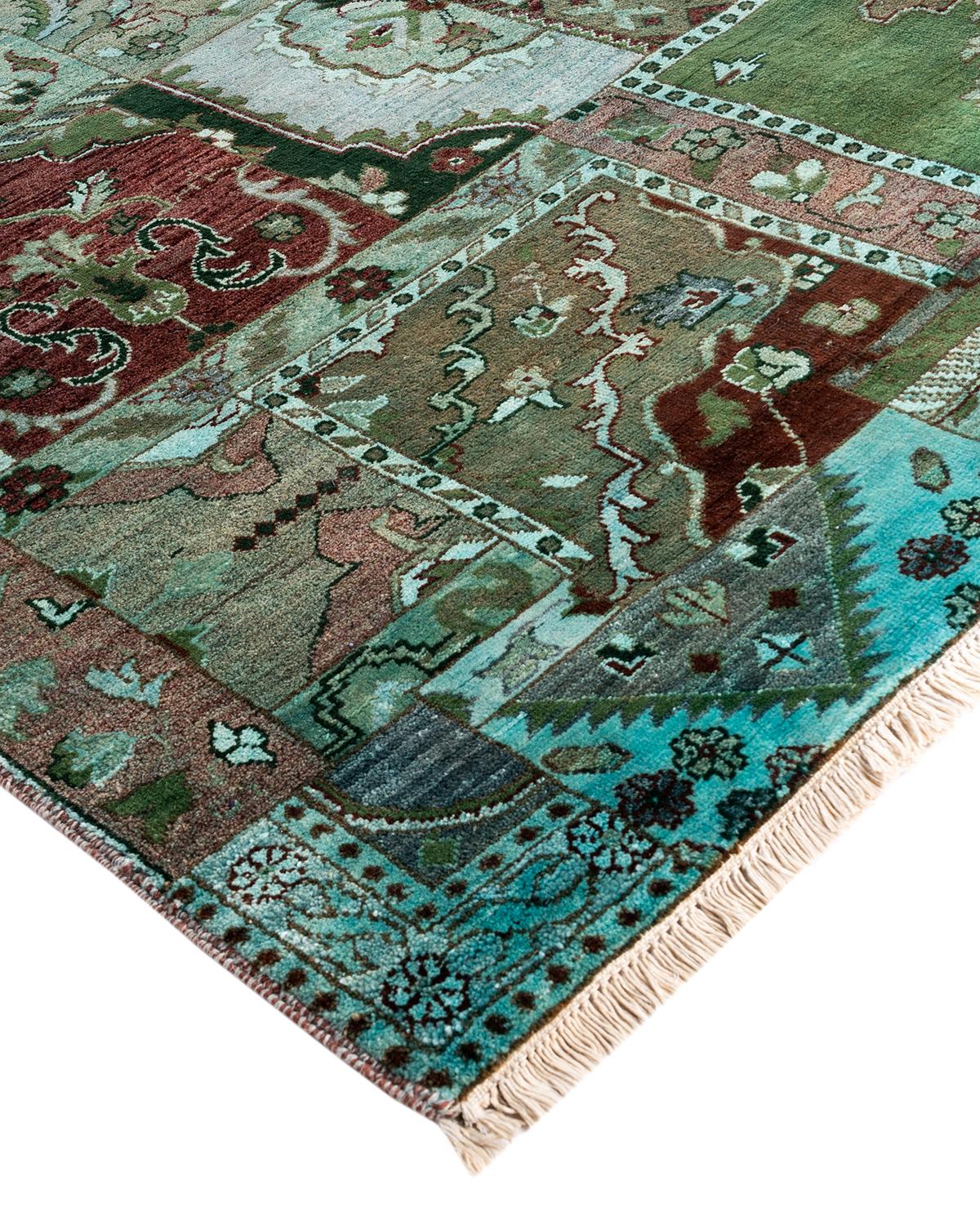 I tappeti Kazak sono ricercati da generazioni e la loro estetica unica è una combinazione accattivante di storia tribale e influenza geografica. Intricatamente annodati a mano in lana, i medaglioni, i motivi allover e il disegno centrale riflettono