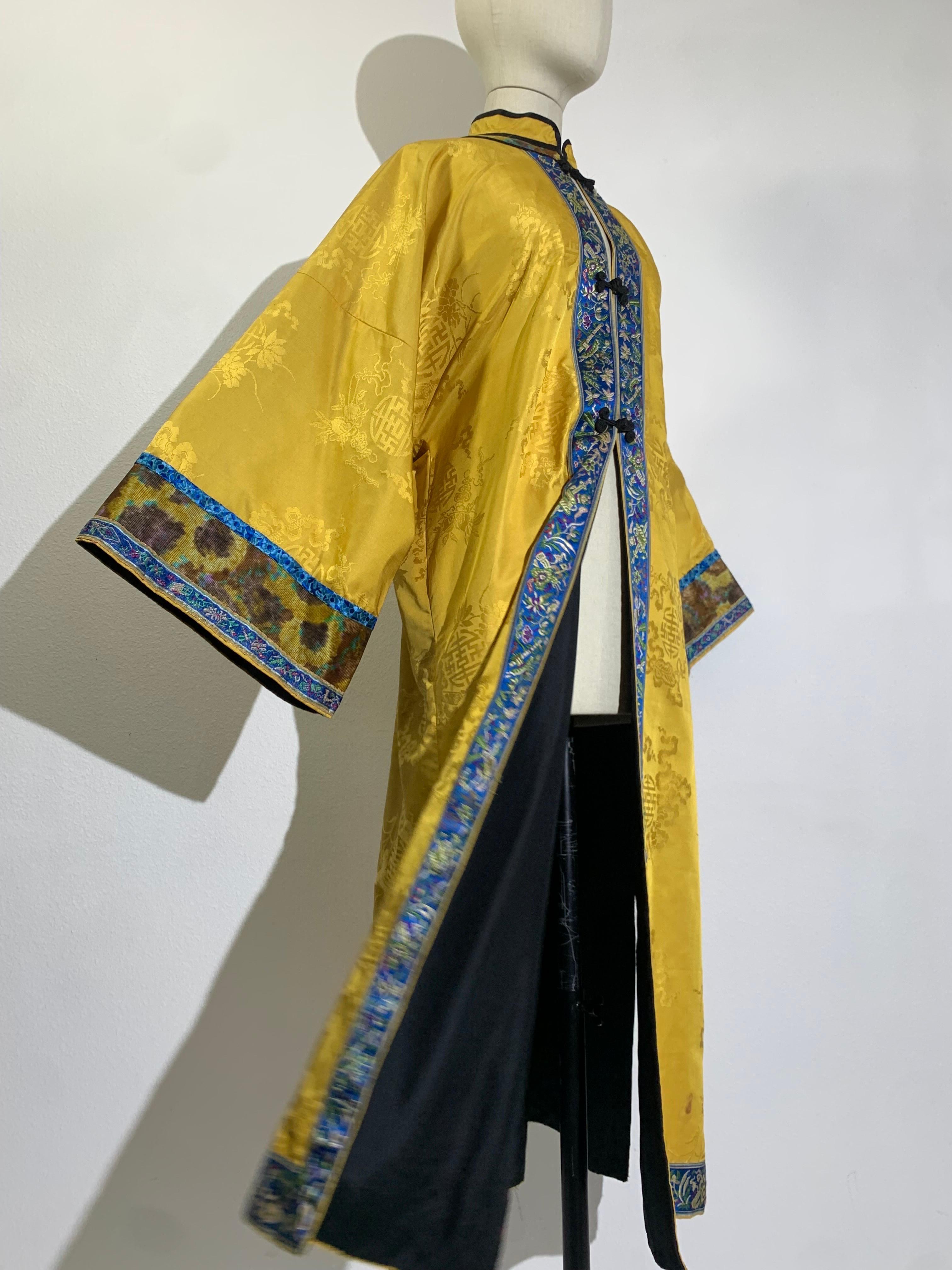 Traditional Imperial Yellow Embroidered Chinese Summer Robe w Blue Banding For Sale 12