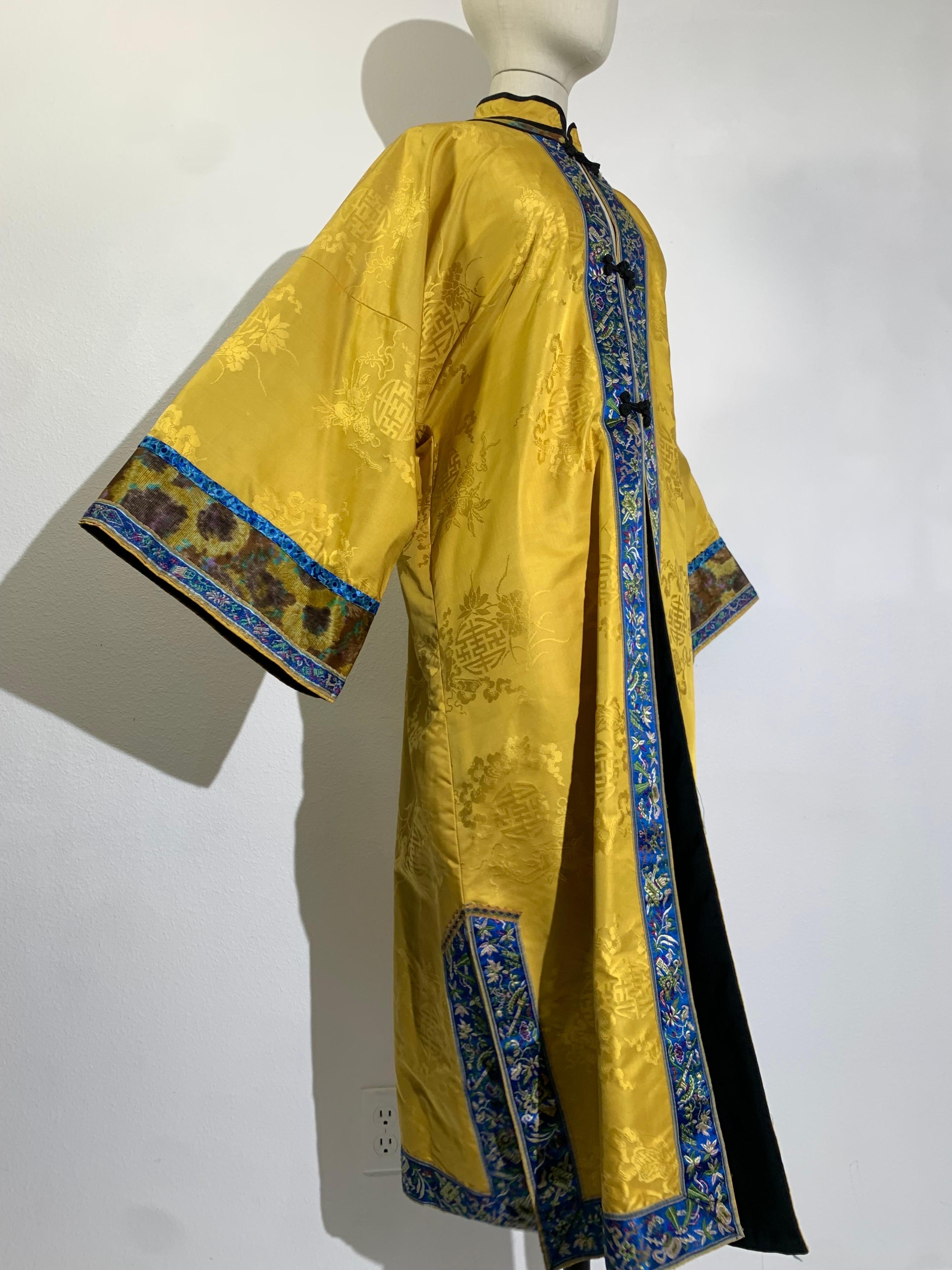 Traditional Imperial Yellow Embroidered Chinese Summer Robe w Blue Banding For Sale 13