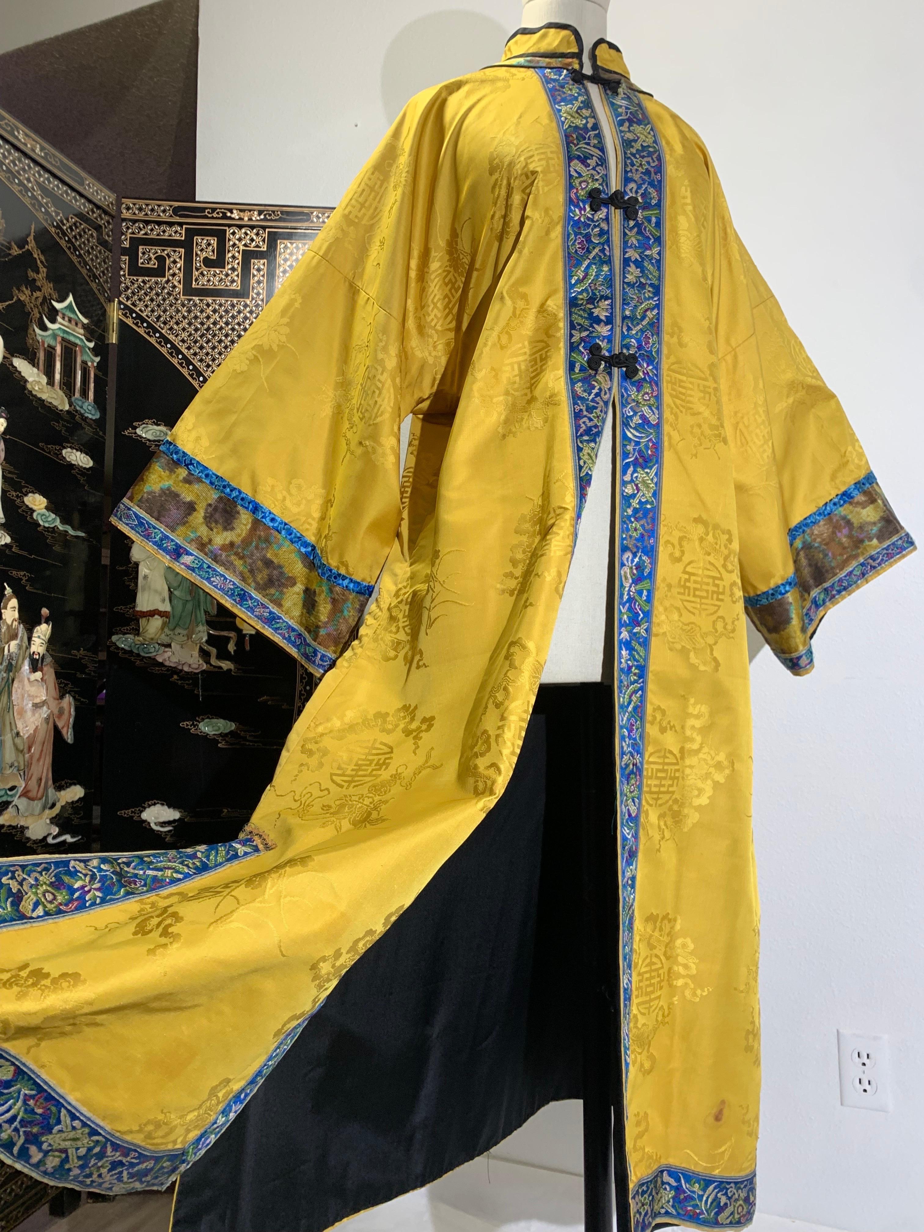 Traditional Imperial Yellow Embroidered Chinese Summer Robe w Blue Banding For Sale 16