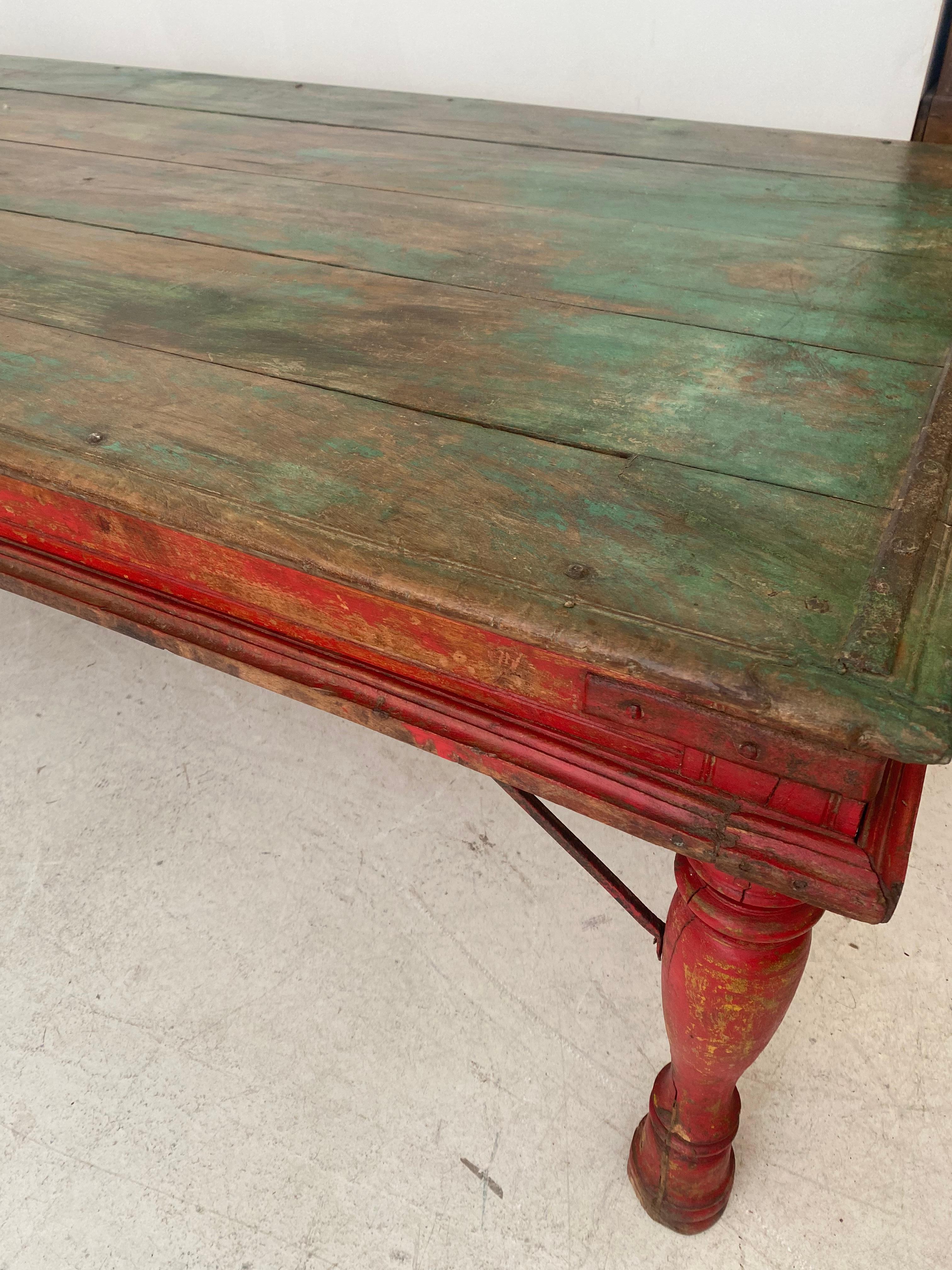 Hand-Painted Traditional Indian coffee table in painted wood  For Sale
