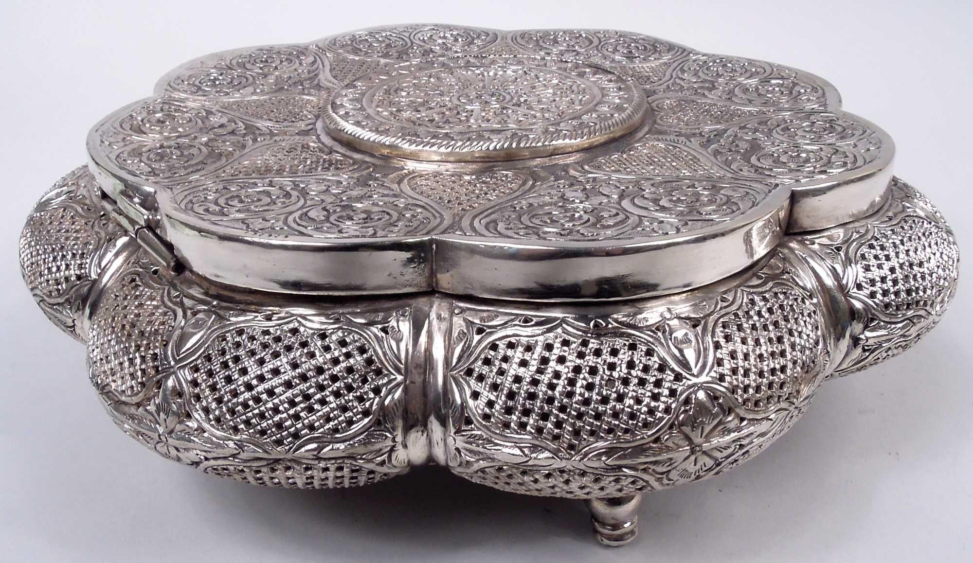 Traditionelle indische große & schwere exotische Silber Andenkenbox im Zustand „Gut“ im Angebot in New York, NY