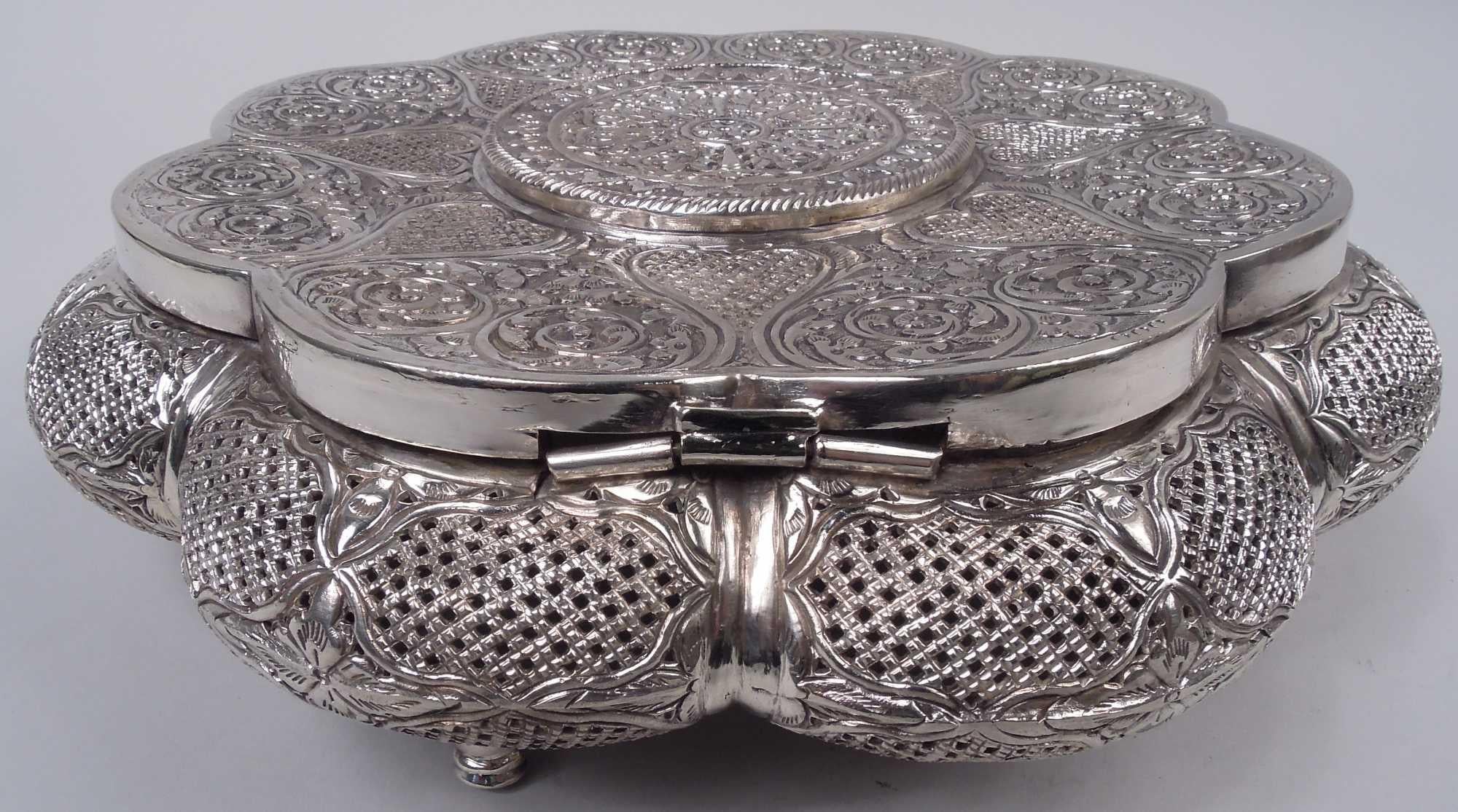 Traditionelle indische große & schwere exotische Silber Andenkenbox (20. Jahrhundert) im Angebot