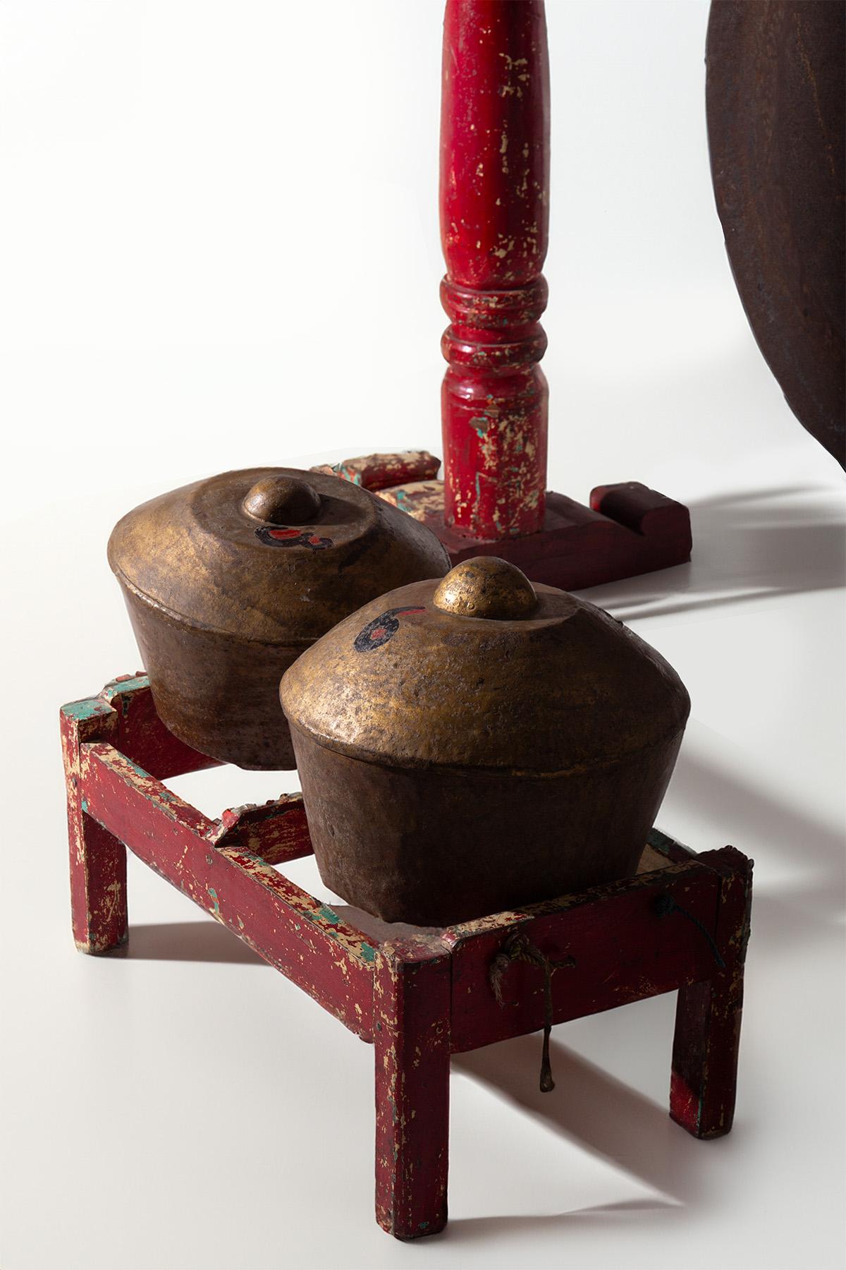 Gong traditionnel indonésien antique et bonang en vente 11