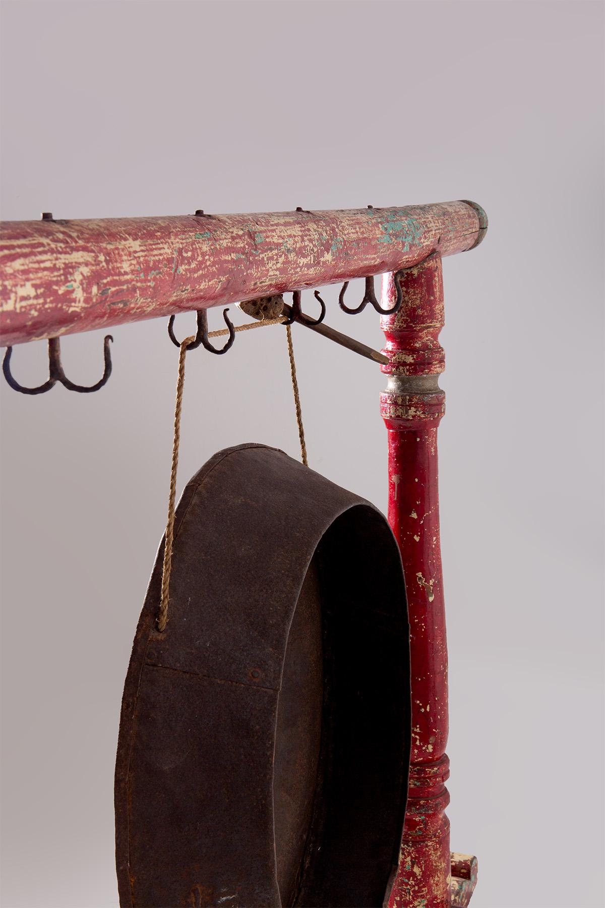 Indonesian Gong traditionnel indonésien antique et bonang en vente