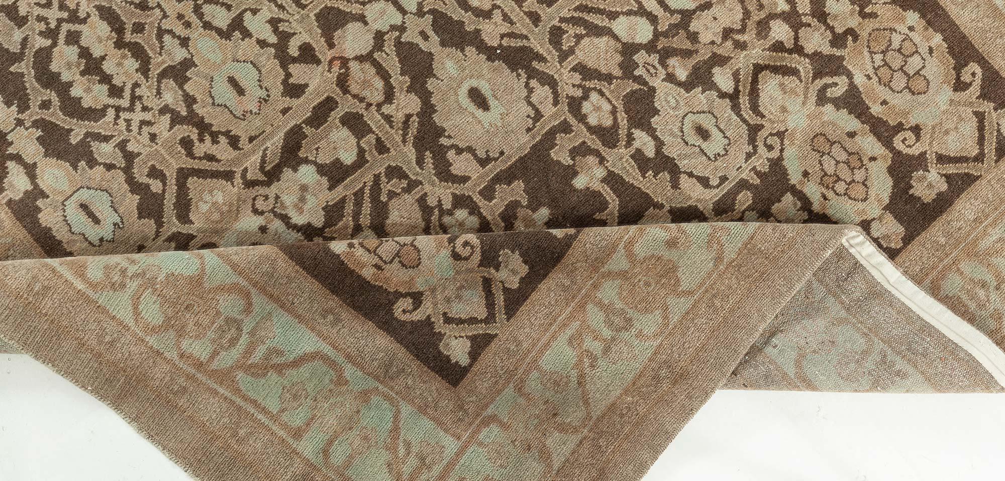 Tapis d'inspiration traditionnelle en laine beige bleu marron par Doris Leslie Blau
Taille : 5'8