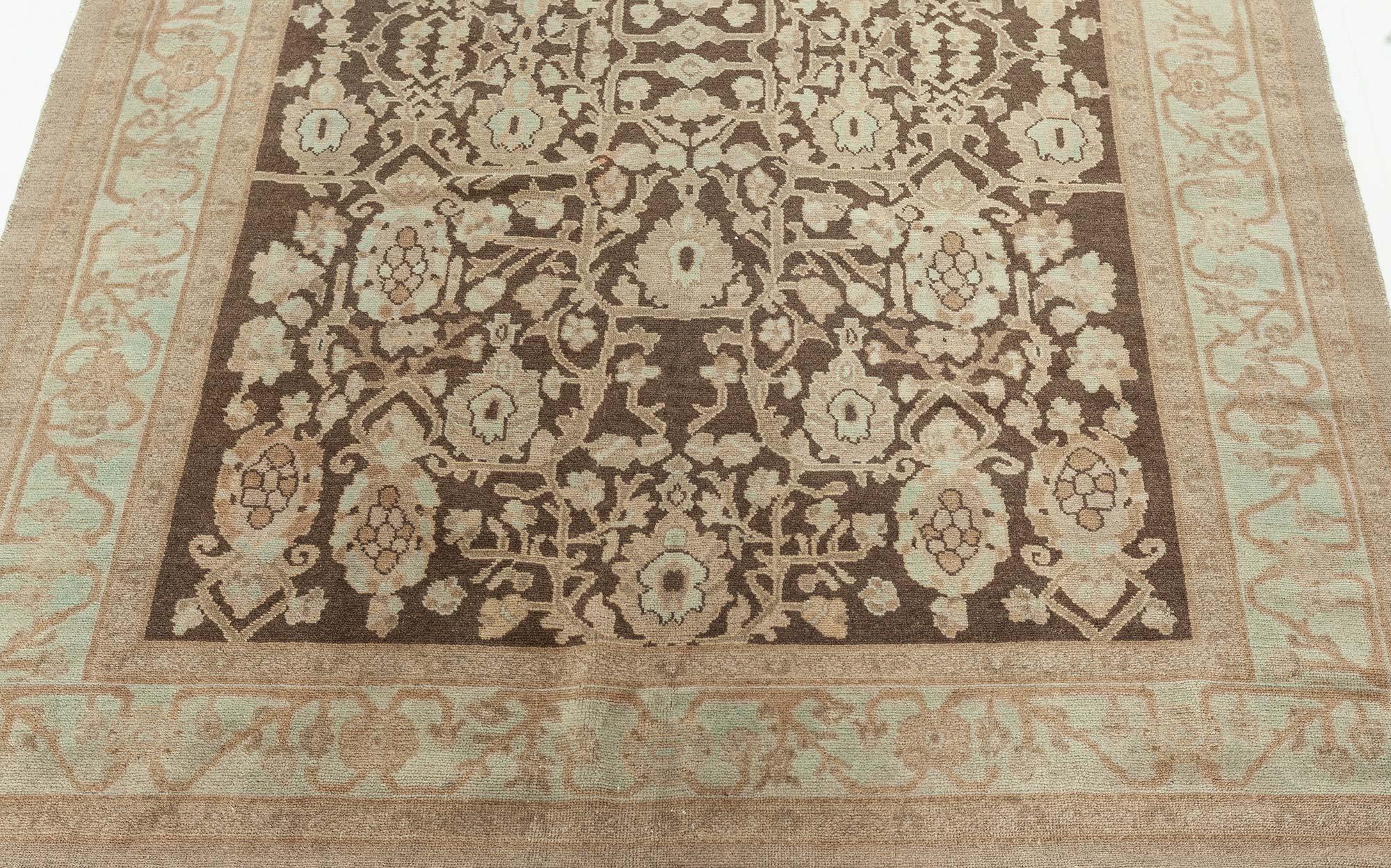 Autre Tapis d'inspiration traditionnelle en laine beige bleu Brown par Doris Leslie Blau en vente
