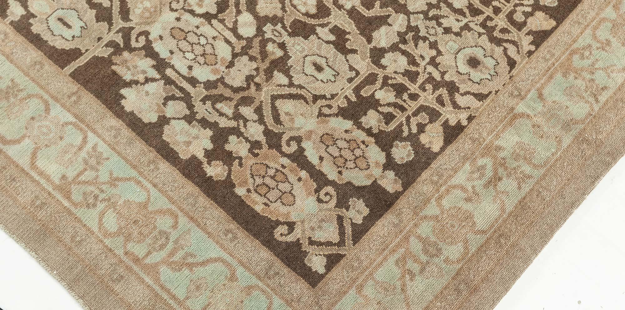Tapis d'inspiration traditionnelle en laine beige bleu Brown par Doris Leslie Blau Neuf - En vente à New York, NY