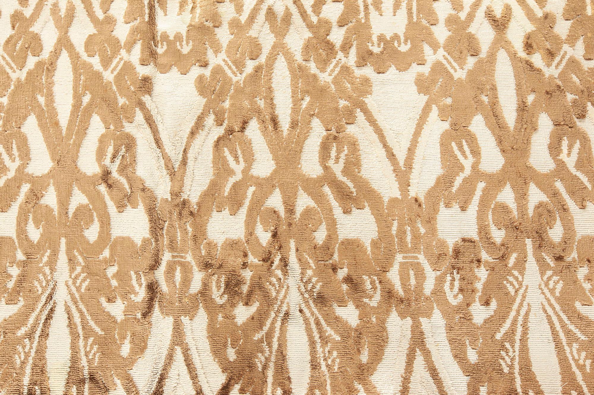Indien Tapis à fragments d'inspiration traditionnelle en Brown et Gray par Doris Leslie Blau en vente