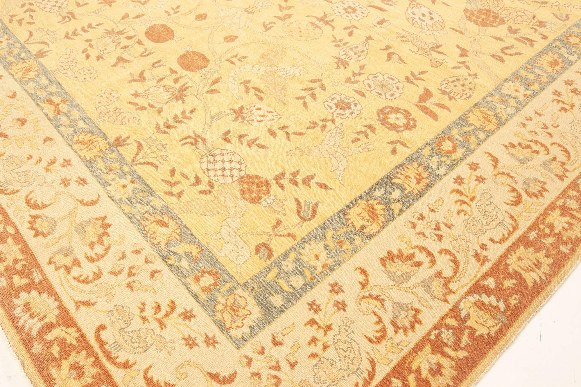 Traditionell inspirierter Orientteppich von Doris Leslie Blau (Handgeknüpft) im Angebot