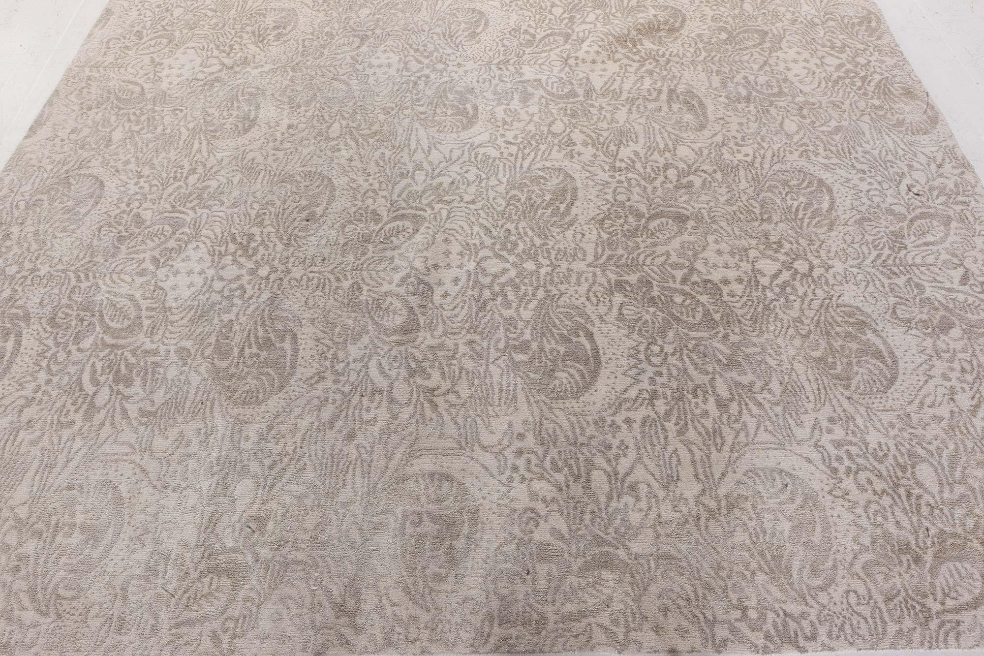 Traditioneller, inspirierter Teppich von Doris Leslie Blau
Größe: 8'0