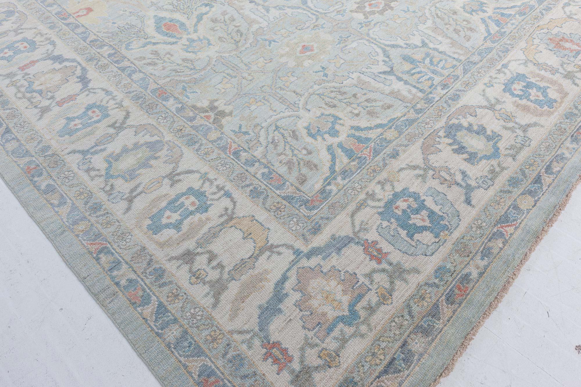 Traditioneller, inspirierter Teppich von Doris Leslie Blau (Moderne) im Angebot