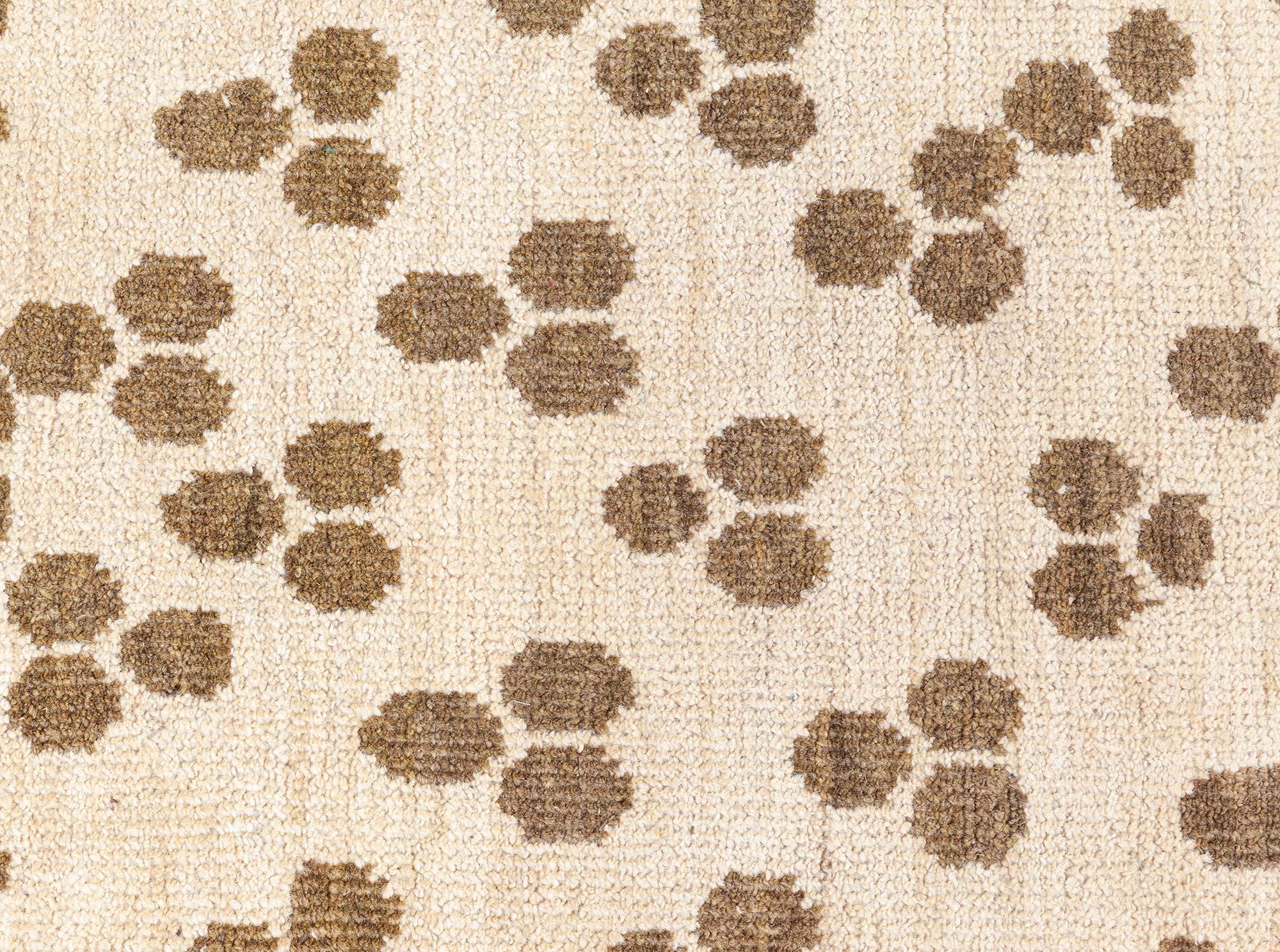 Traditional Inspired Rug by Doris Leslie Blau In New Condition For Sale In New York, NY