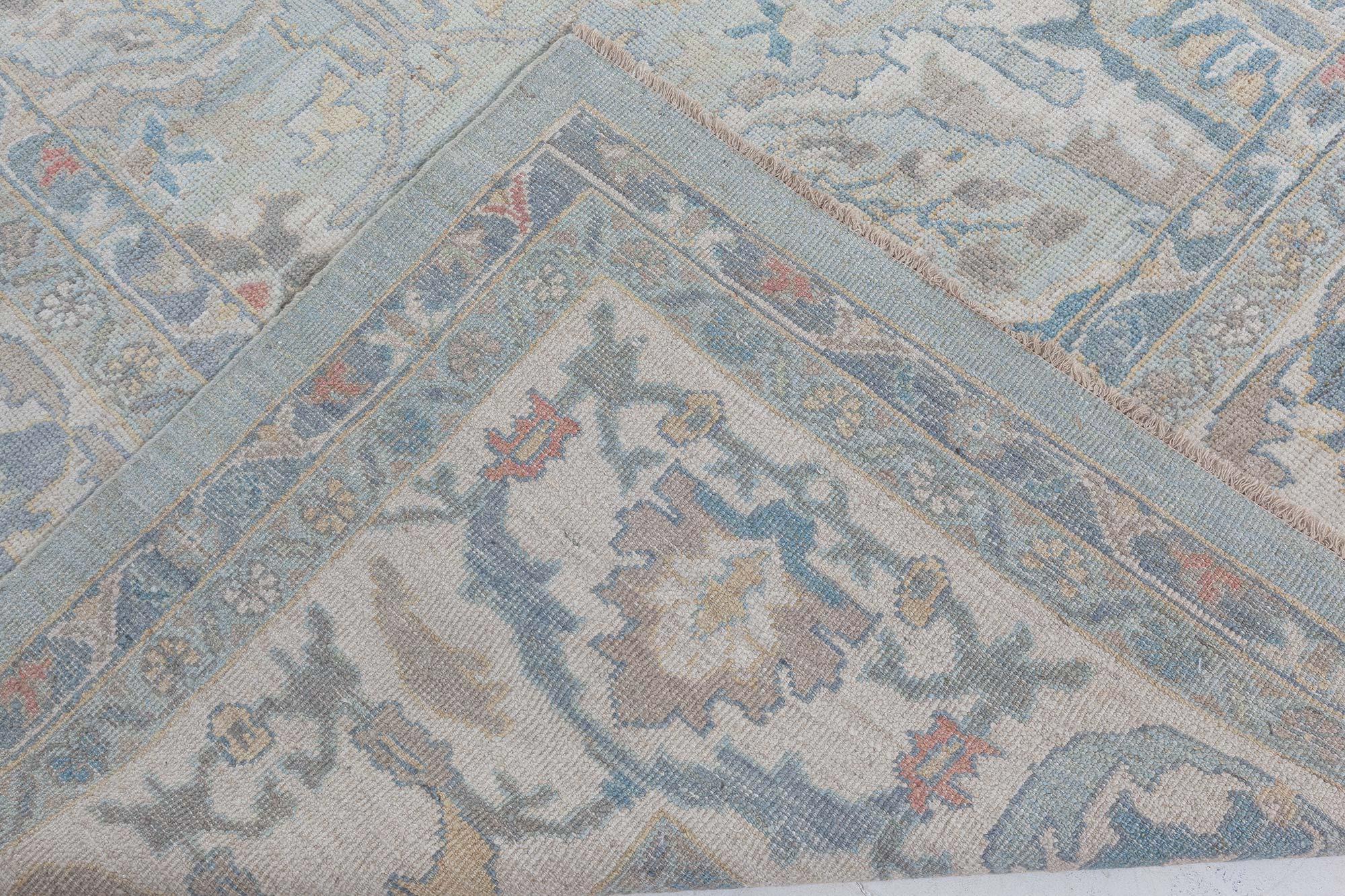 Traditioneller, inspirierter Teppich von Doris Leslie Blau (Wolle) im Angebot