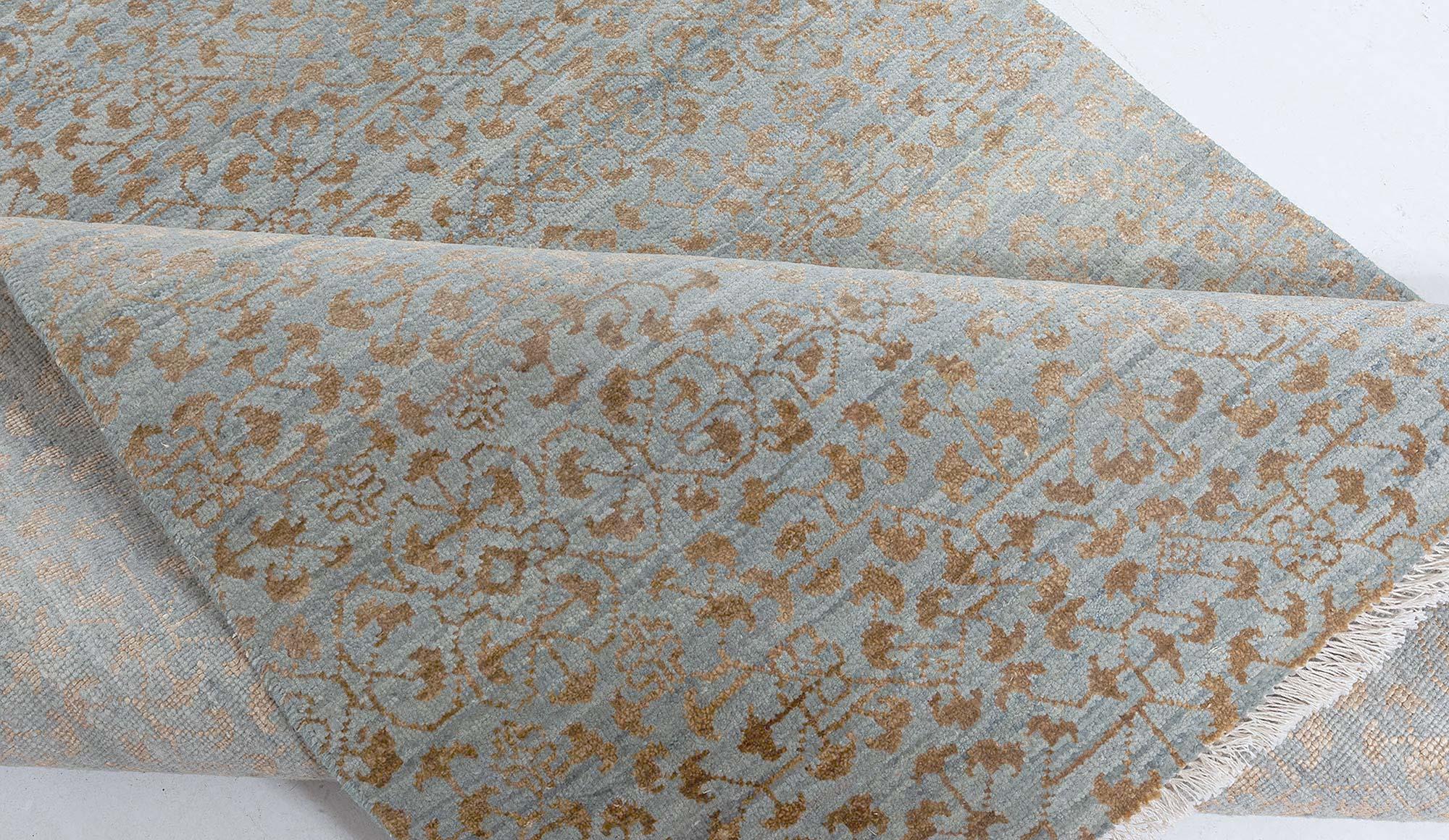 Annodato a mano Traditional Inspired Runner by Doris Leslie Blau in vendita