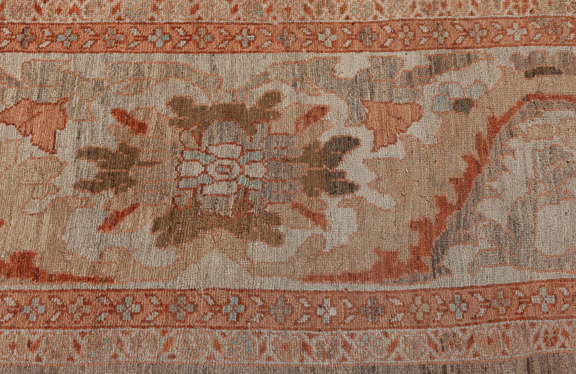 Traditioneller inspirierter Sultanabad-Teppich von Doris Leslie Blau
Größe: 13'2