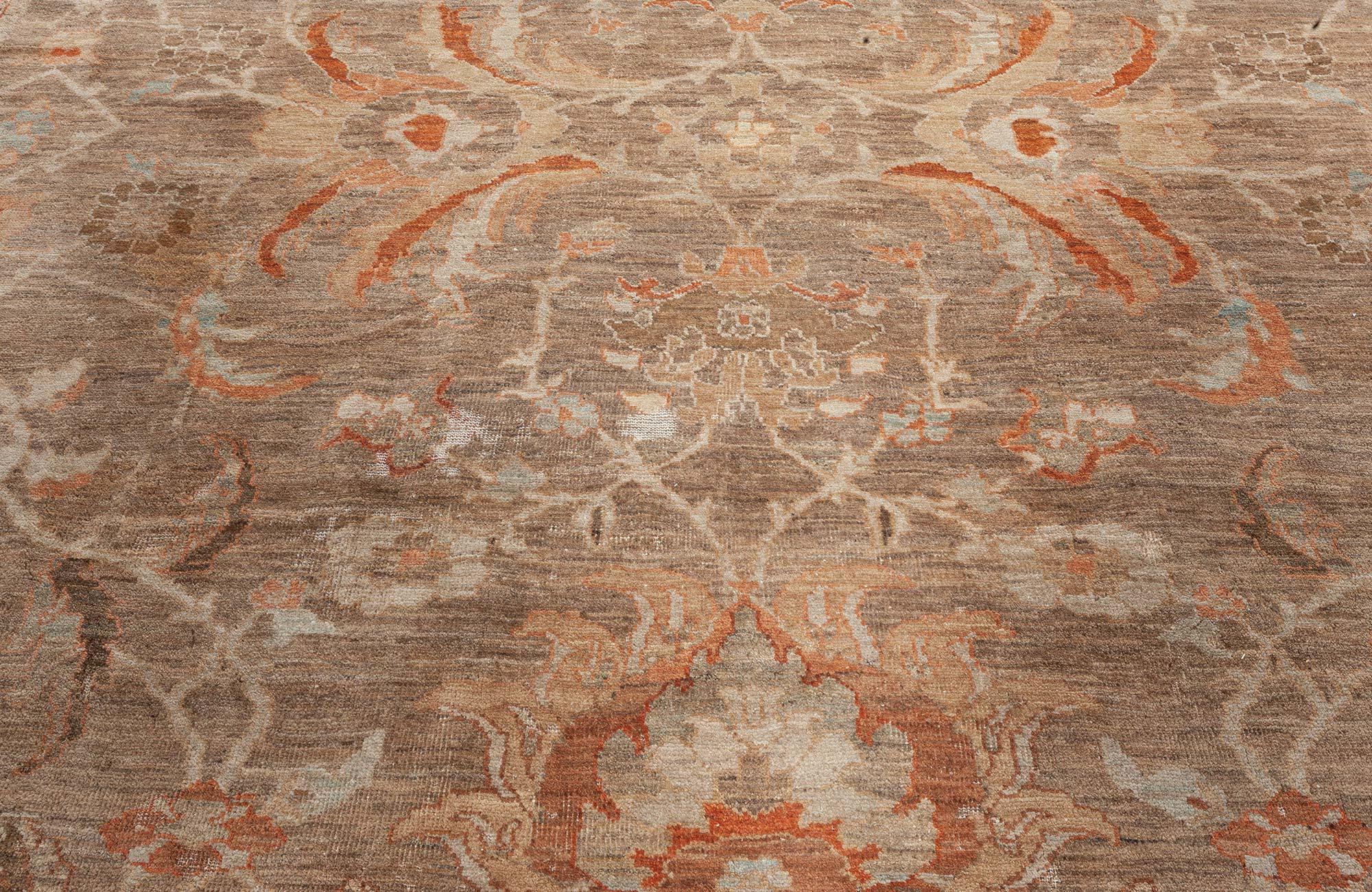 XXI secolo e contemporaneo Tappeto Sultanabad Rugs di ispirazione tradizionale di Doris Leslie Blau in vendita