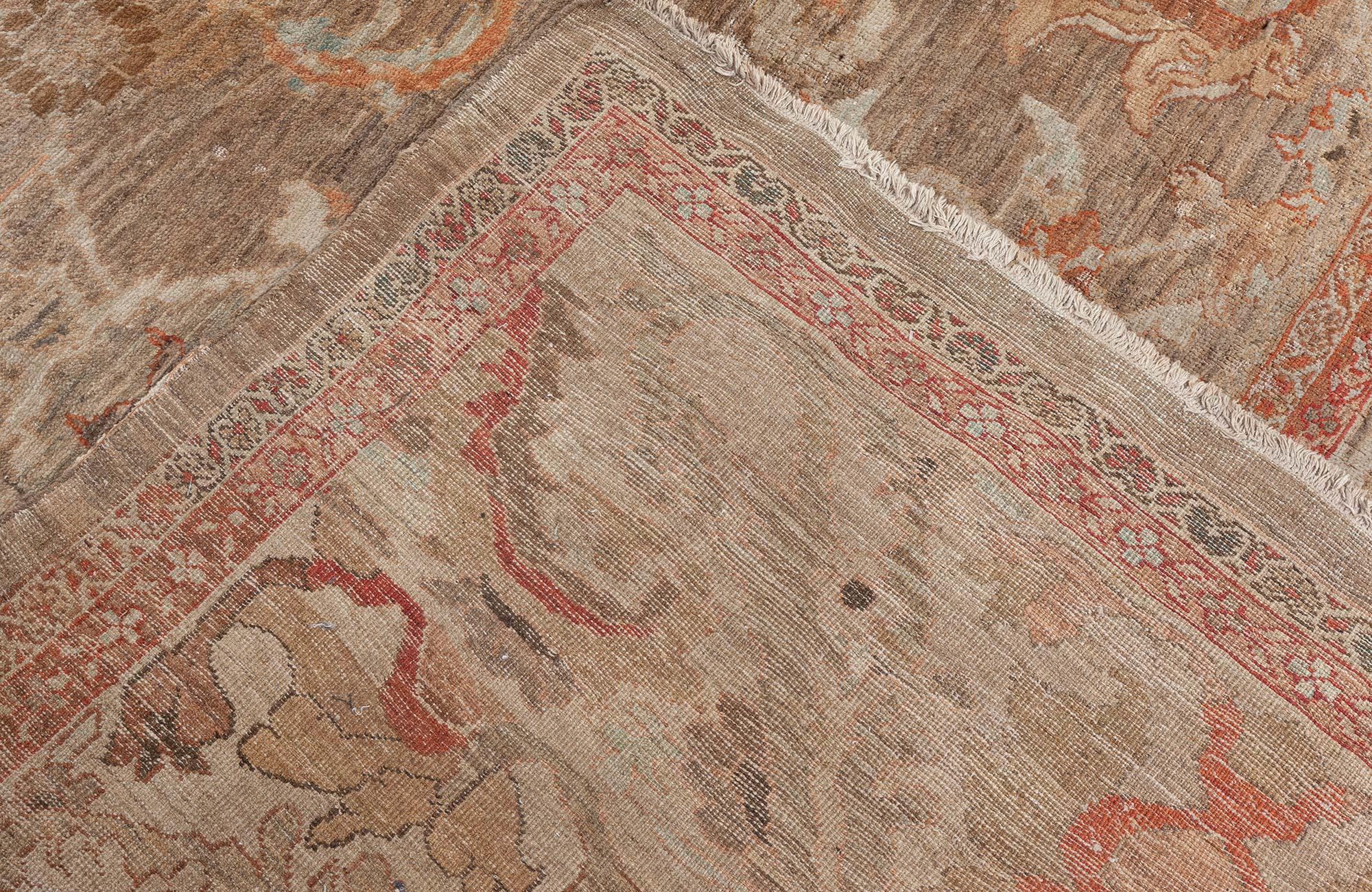 Traditioneller inspirierter Sultanabad-Teppich von Doris Leslie Blau im Angebot 1