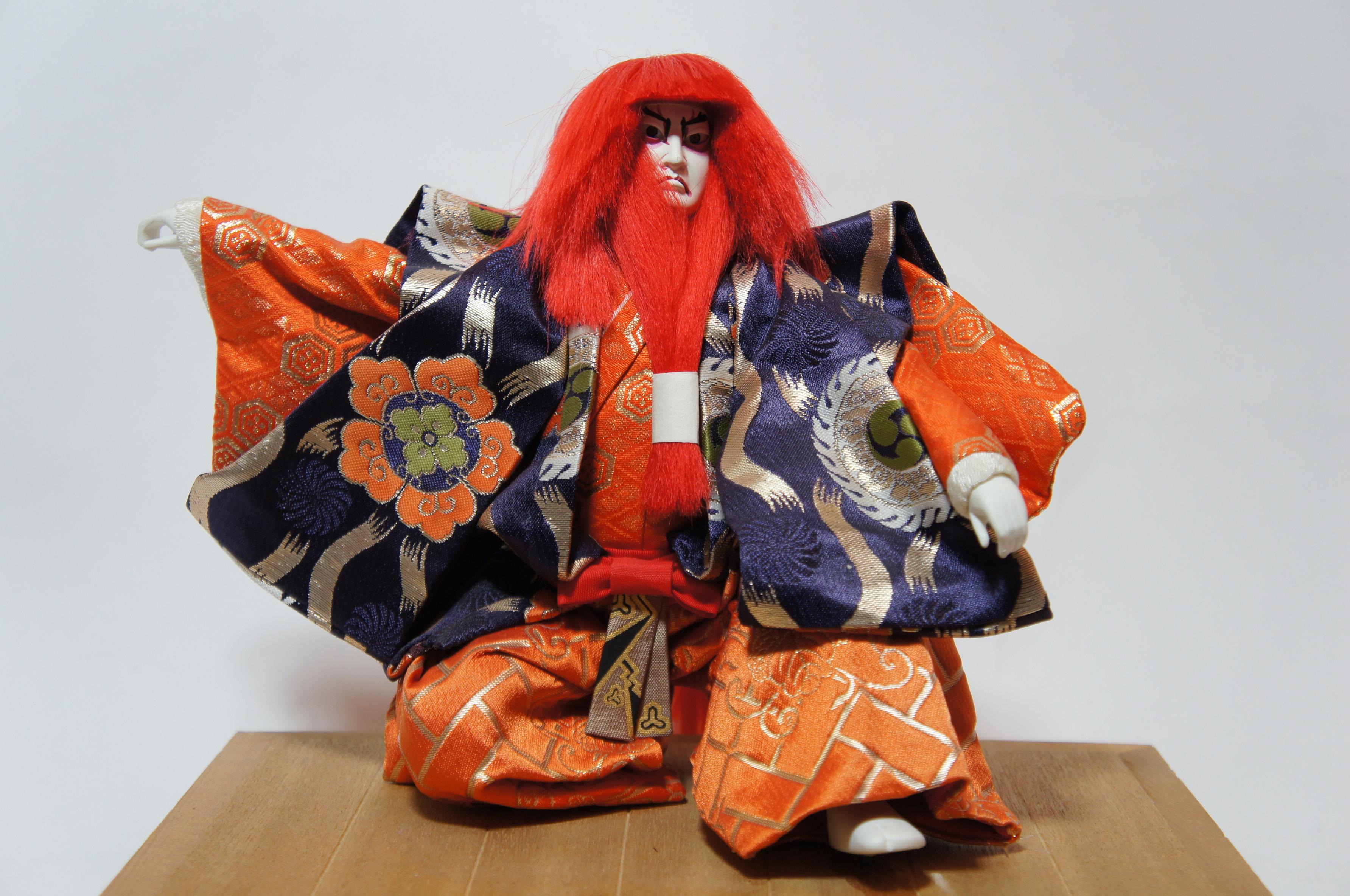 kabuki dolls