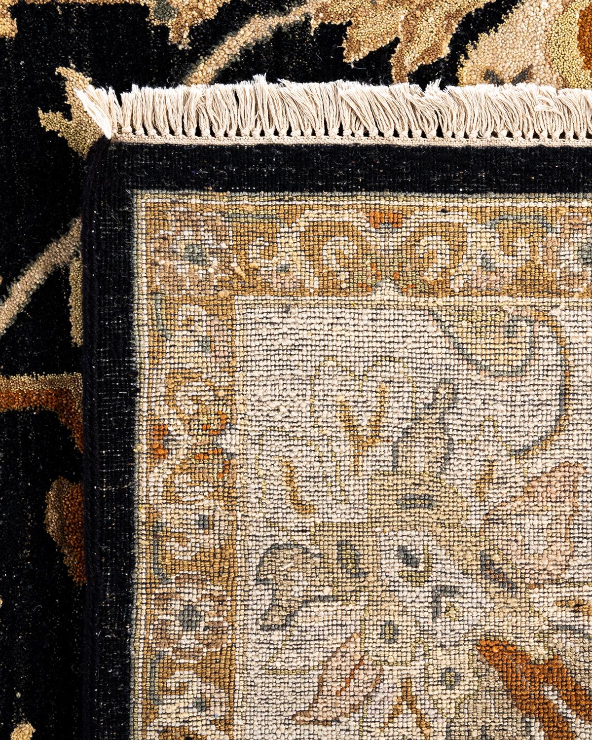 Alfombra tradicional Kashan de lana anudada a mano con motivos florales, negra 9' 1