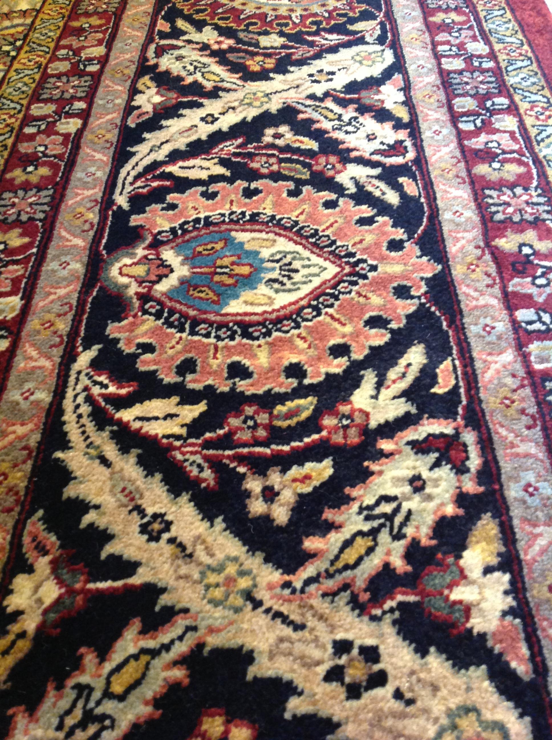 Traditional Kashan Style Rug in Red and Blue In New Condition For Sale In Los Angeles, CA