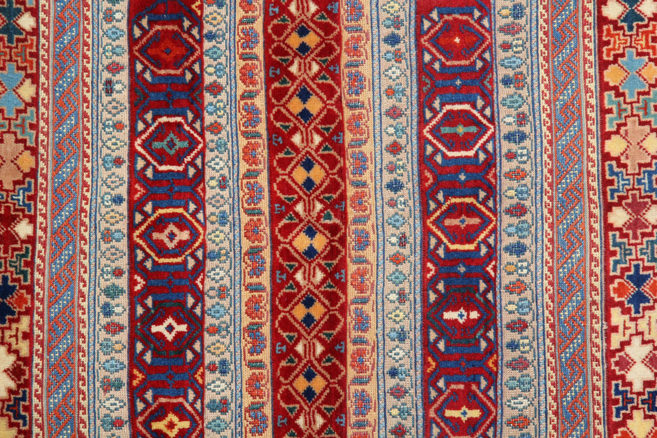 Traditional Kilim Carpet Wool Area Rug, Handwoven Sumakh Kilim Rug In Excellent Condition For Sale In Hampshire, GB