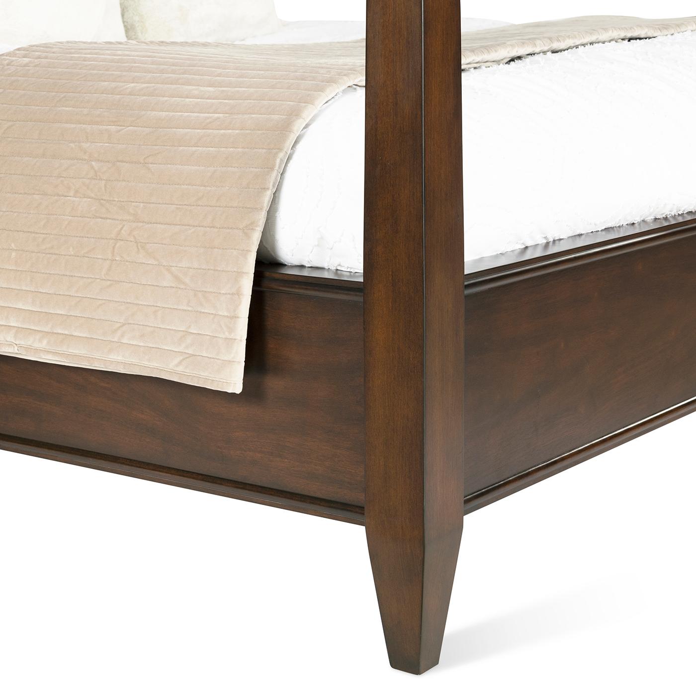 Traditional King Poster Bed In New Condition For Sale In Westwood, NJ