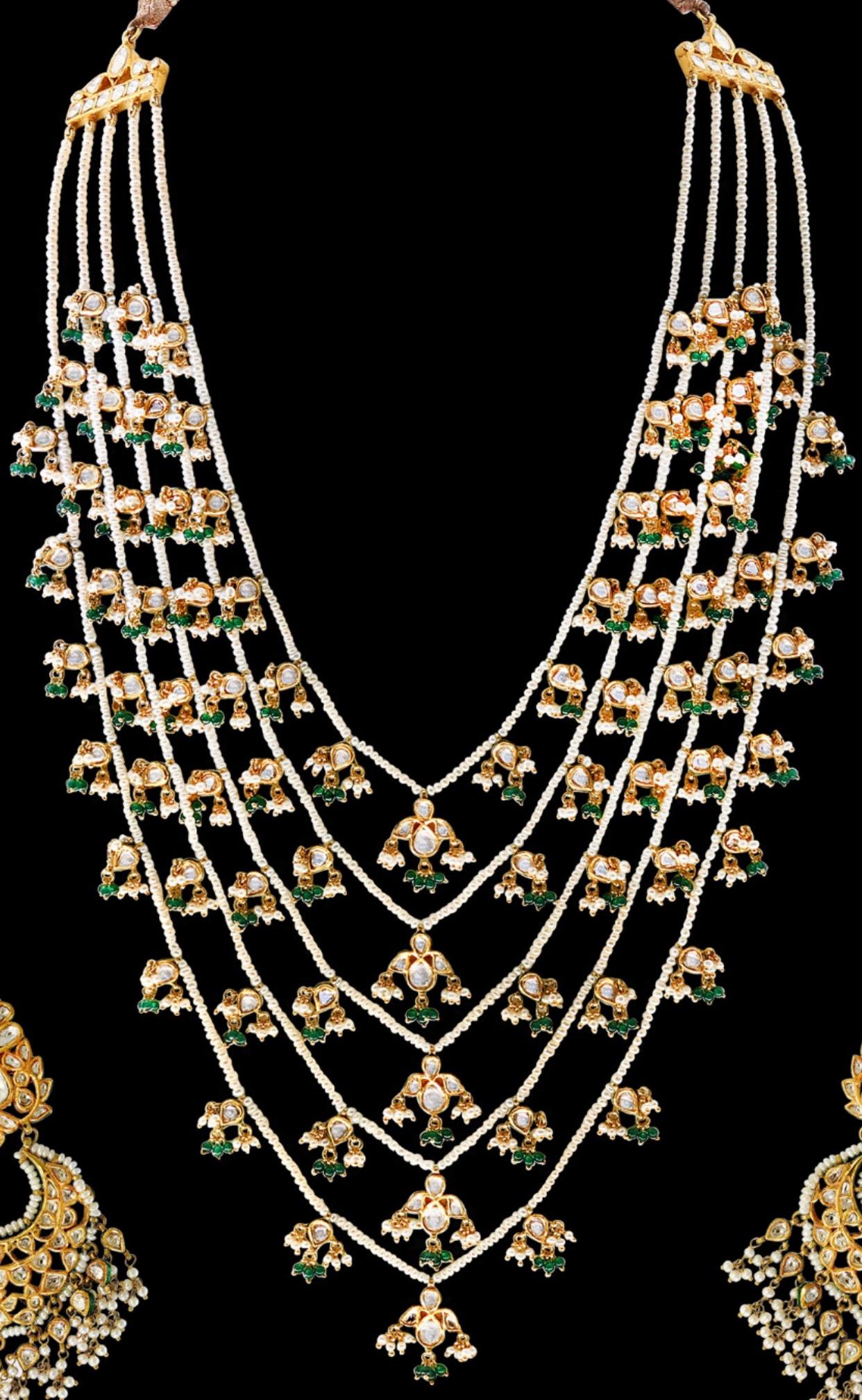 Traditional Kundan 5 Layer Polki Rose Cut Diamond 18 K Bridal Set and Chand Bali In Excellent Condition For Sale In New York, NY