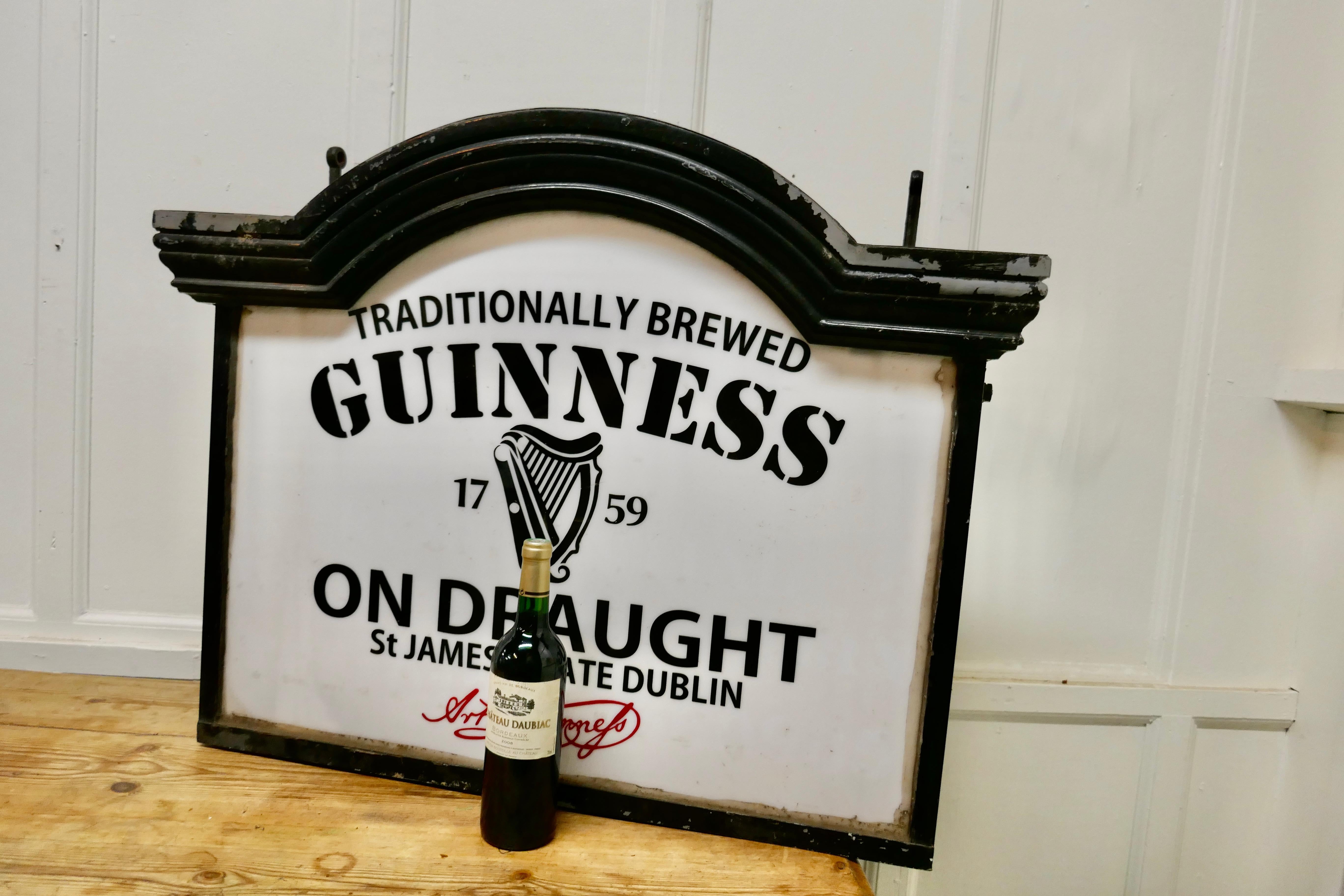 Traditional Large Guiness Hanging Pub Light from the 1950s In Distressed Condition In Chillerton, Isle of Wight