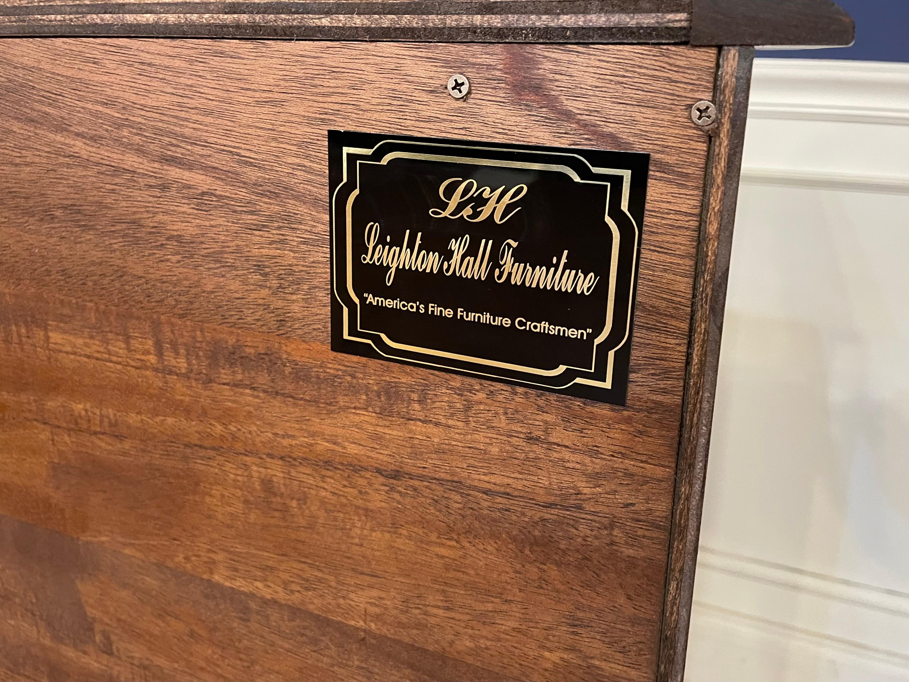 Bibliothèque traditionnelle en acajou de Leighton Hall, fabriquée sur commande en vente 3