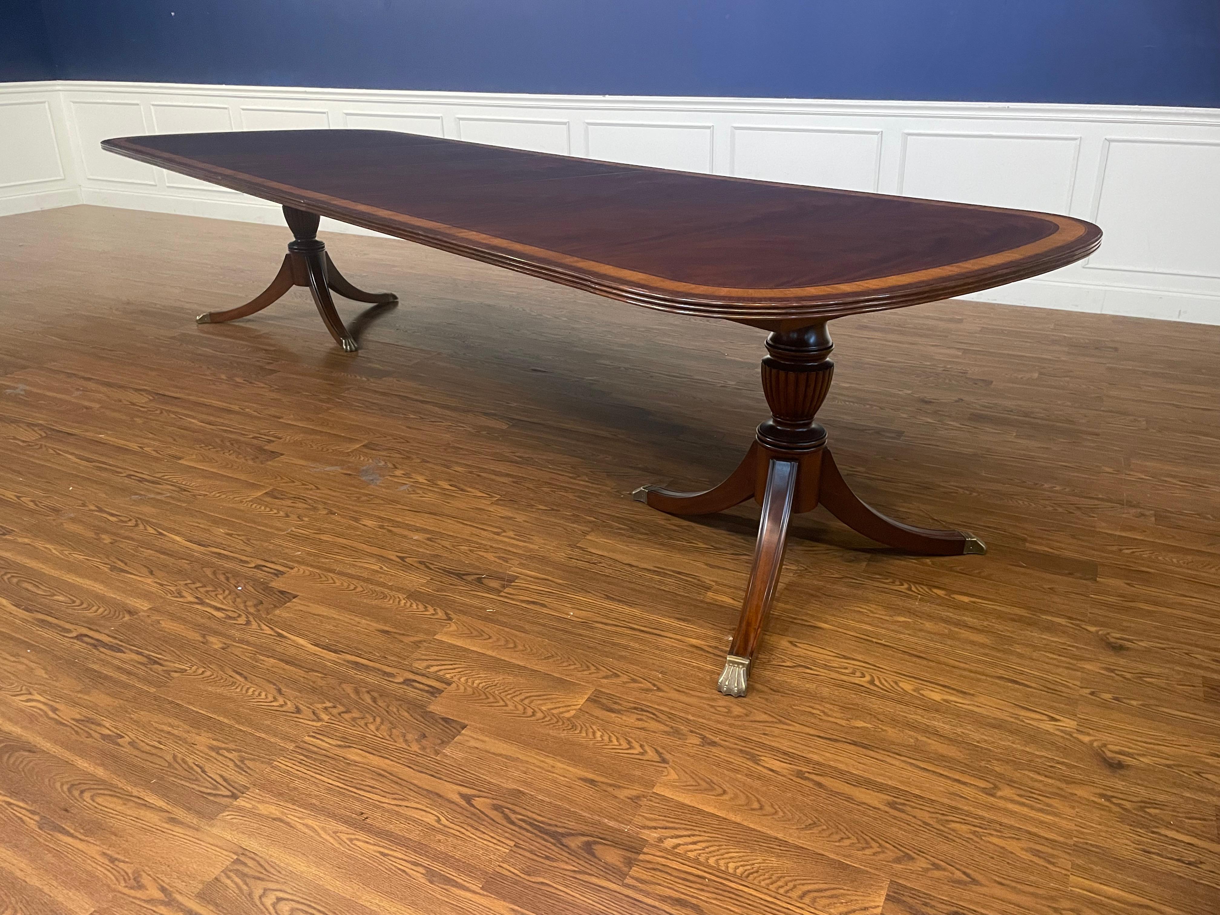 Georgian Traditional Mahogany Dining Table by Leighton Hall - Showroom Sample For Sale