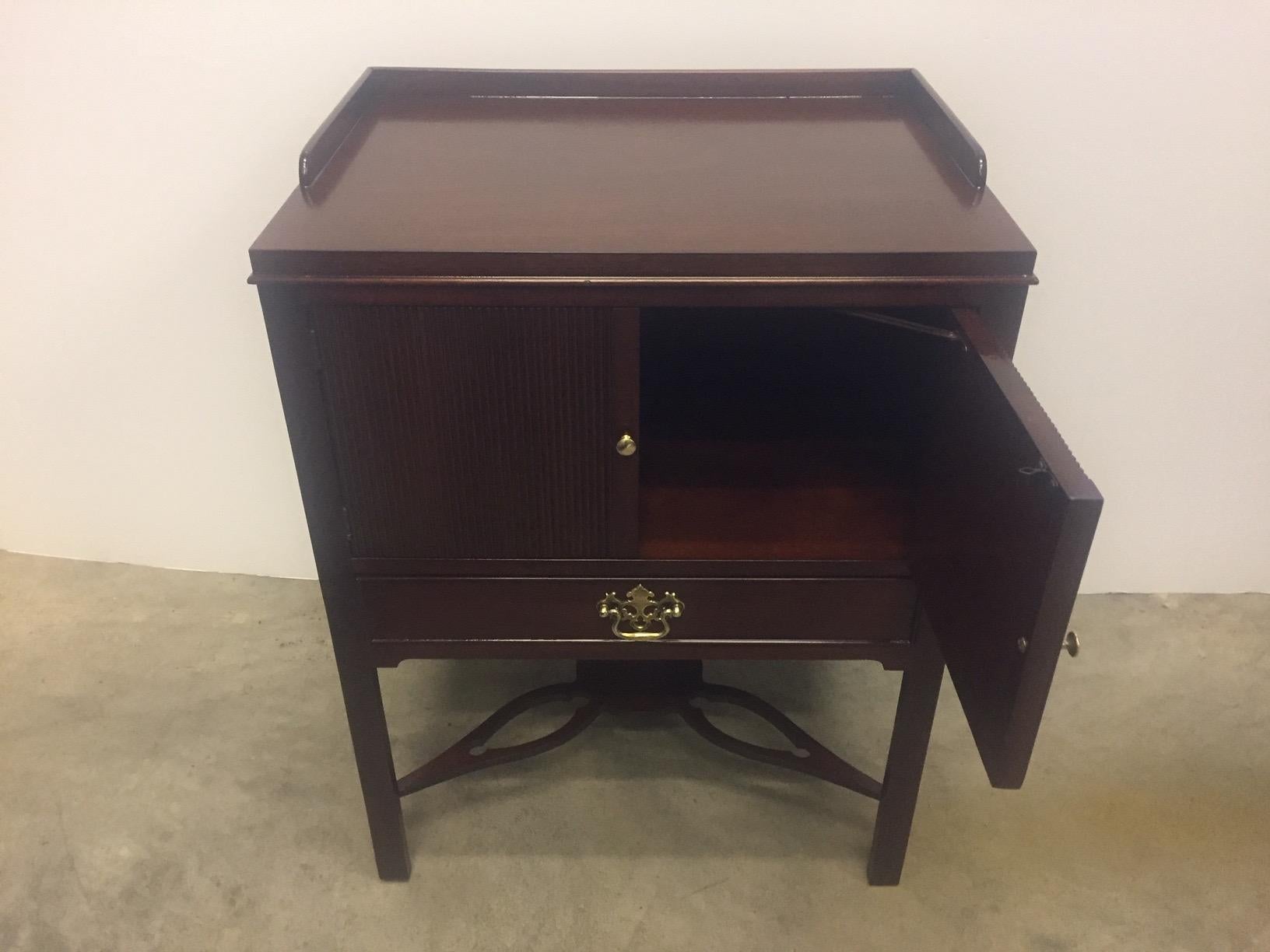 Traditional Mahogany End Table Cabinet Stand with Double Doors by Baker 3