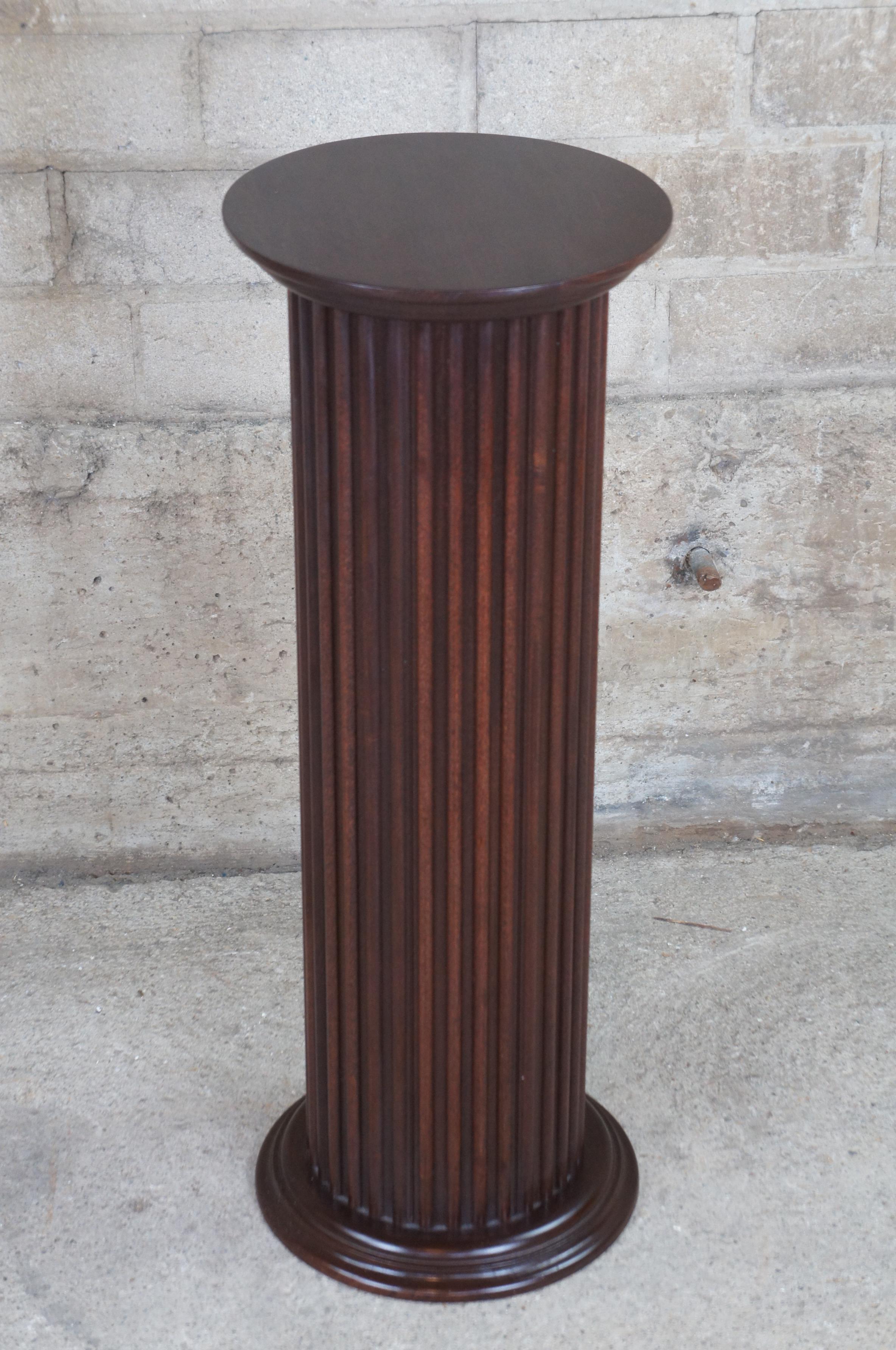 20th Century Traditional Mahogany Finished Round Column Pedestal Plant Stand Display