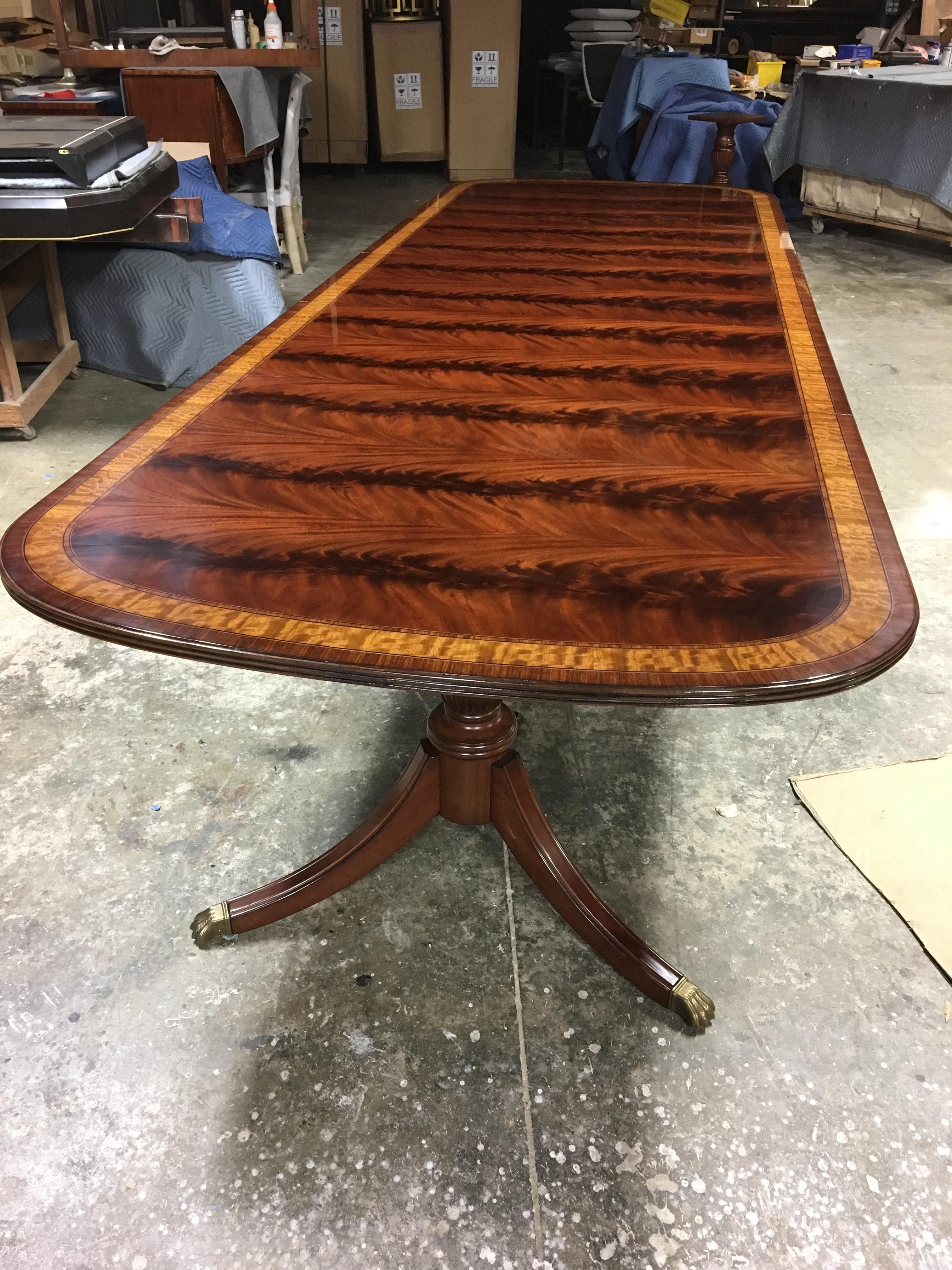 Traditional Mahogany Georgian Style Dining Table by Leighton Hall For Sale 5