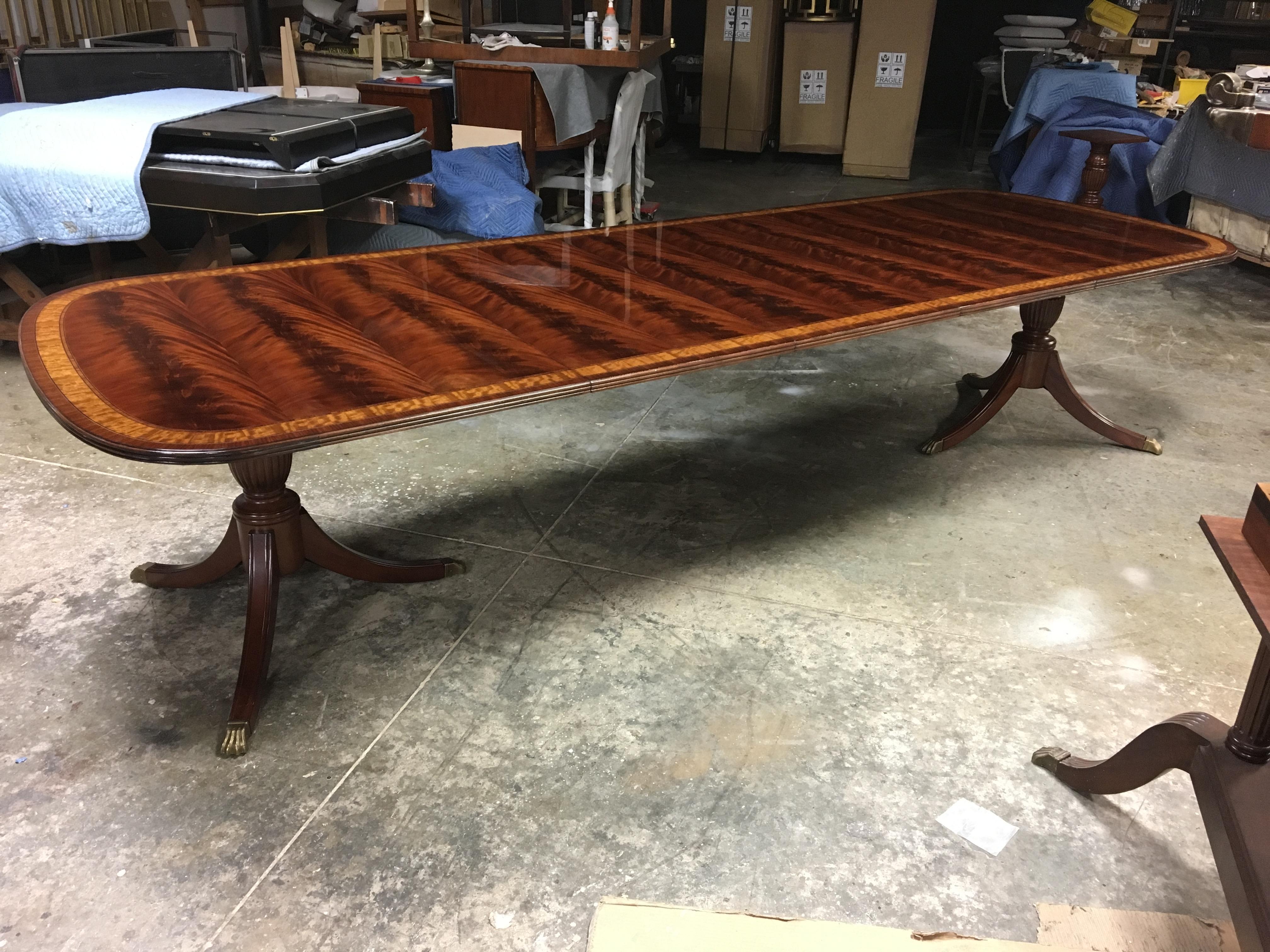 Traditional Mahogany Georgian Style Dining Table by Leighton Hall For Sale 8