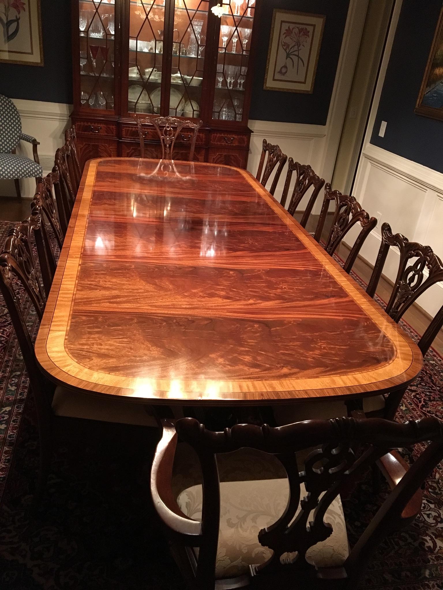 Traditional Mahogany Georgian Style Dining Table by Leighton Hall For Sale 2