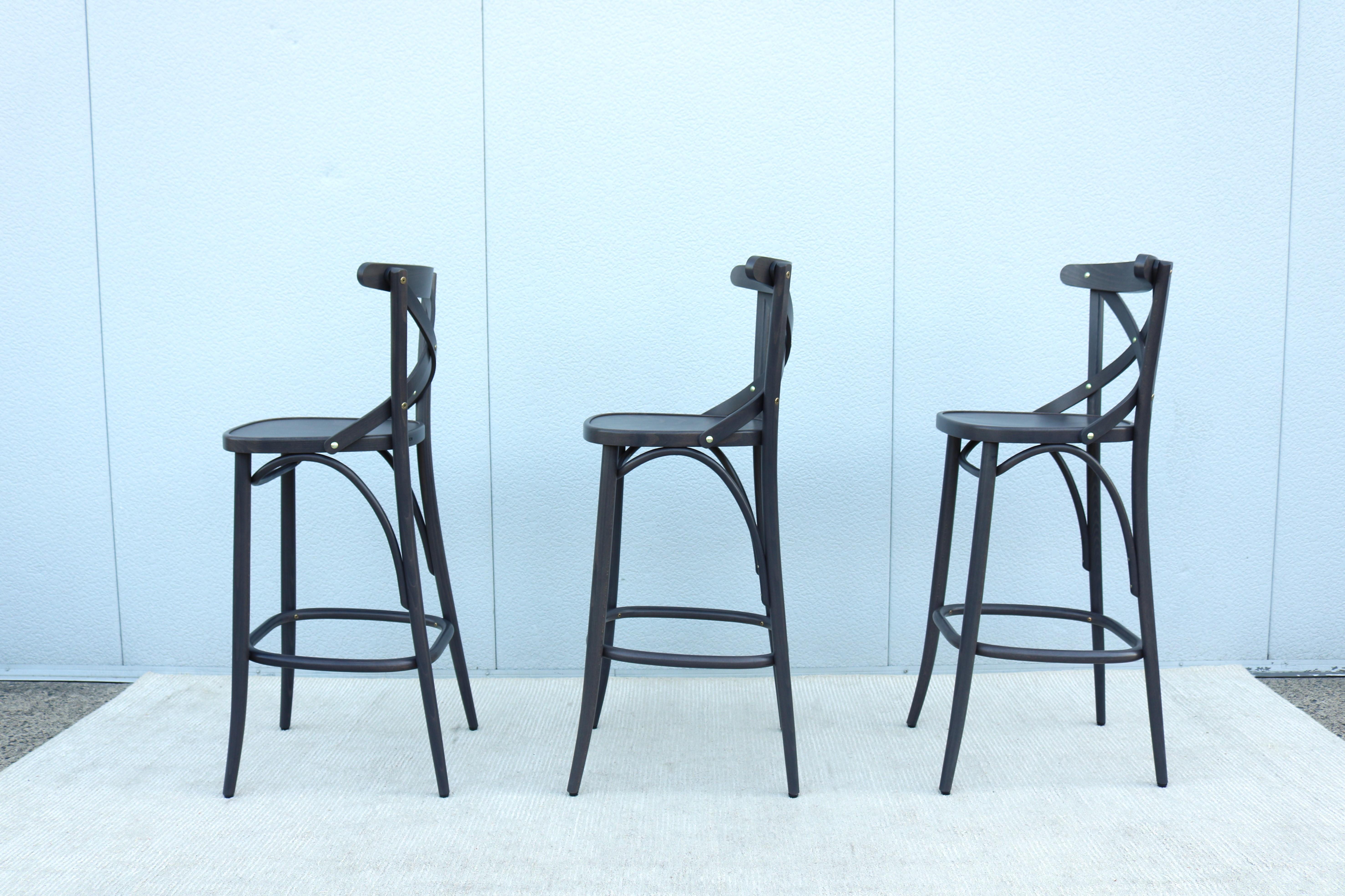Sgabelli da bar tradizionali Michael Thonet per TON Bentwood 150 &New - set di 3 in vendita 5
