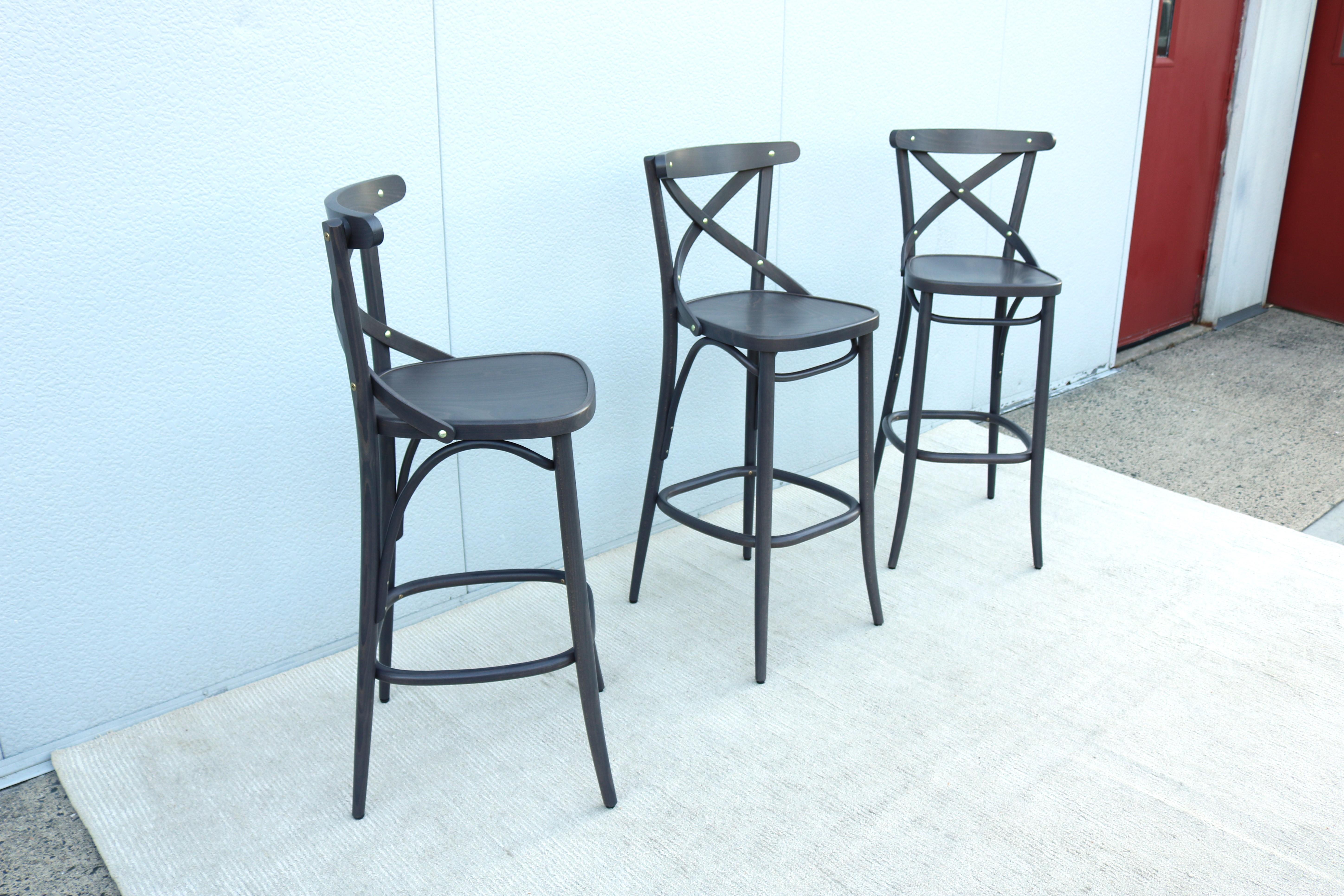 Sgabelli da bar tradizionali Michael Thonet per TON Bentwood 150 &New - set di 3 In condizioni Nuovo in vendita a Secaucus, NJ