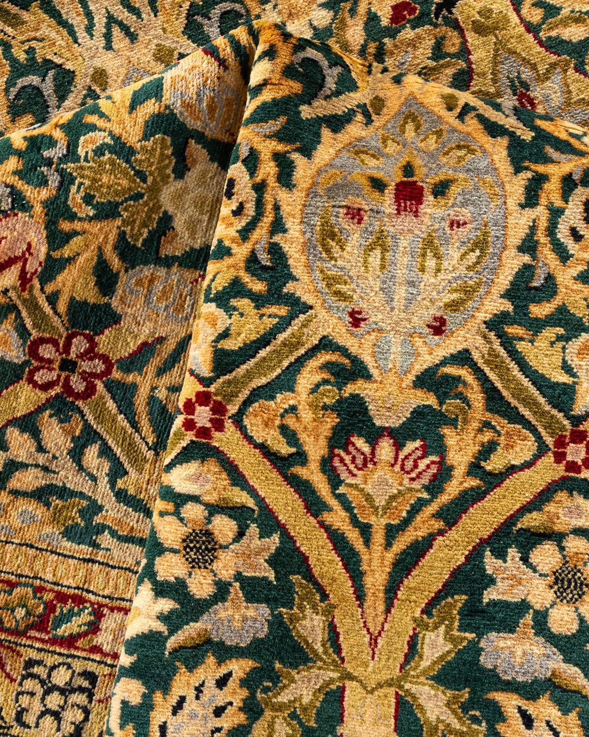 Tappeto tradizionale Mogul in lana annodata a mano di colore verde in vendita 1