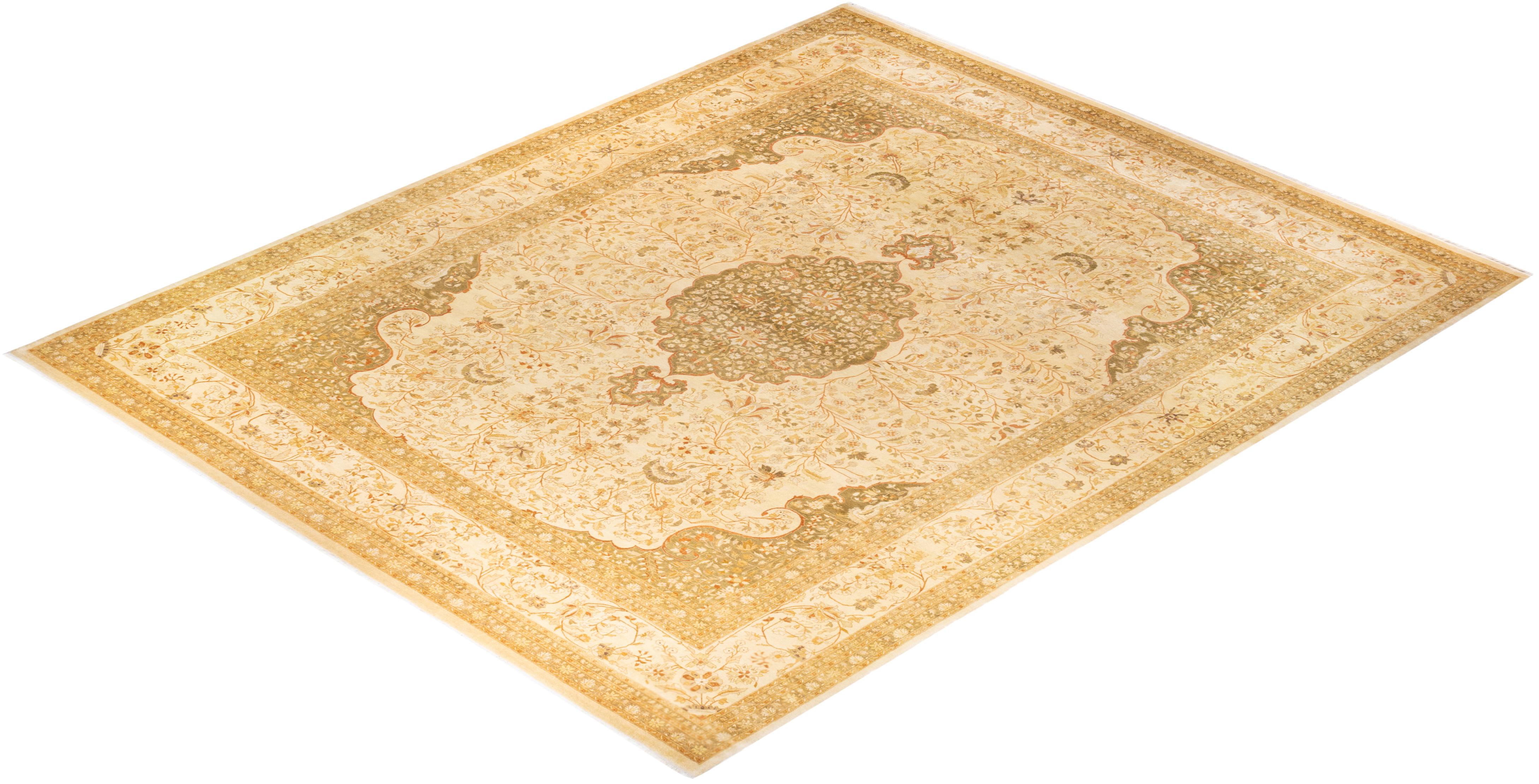 Traditional Mogul Hand Knotted Wool Ivory Area Rug For Sale 3