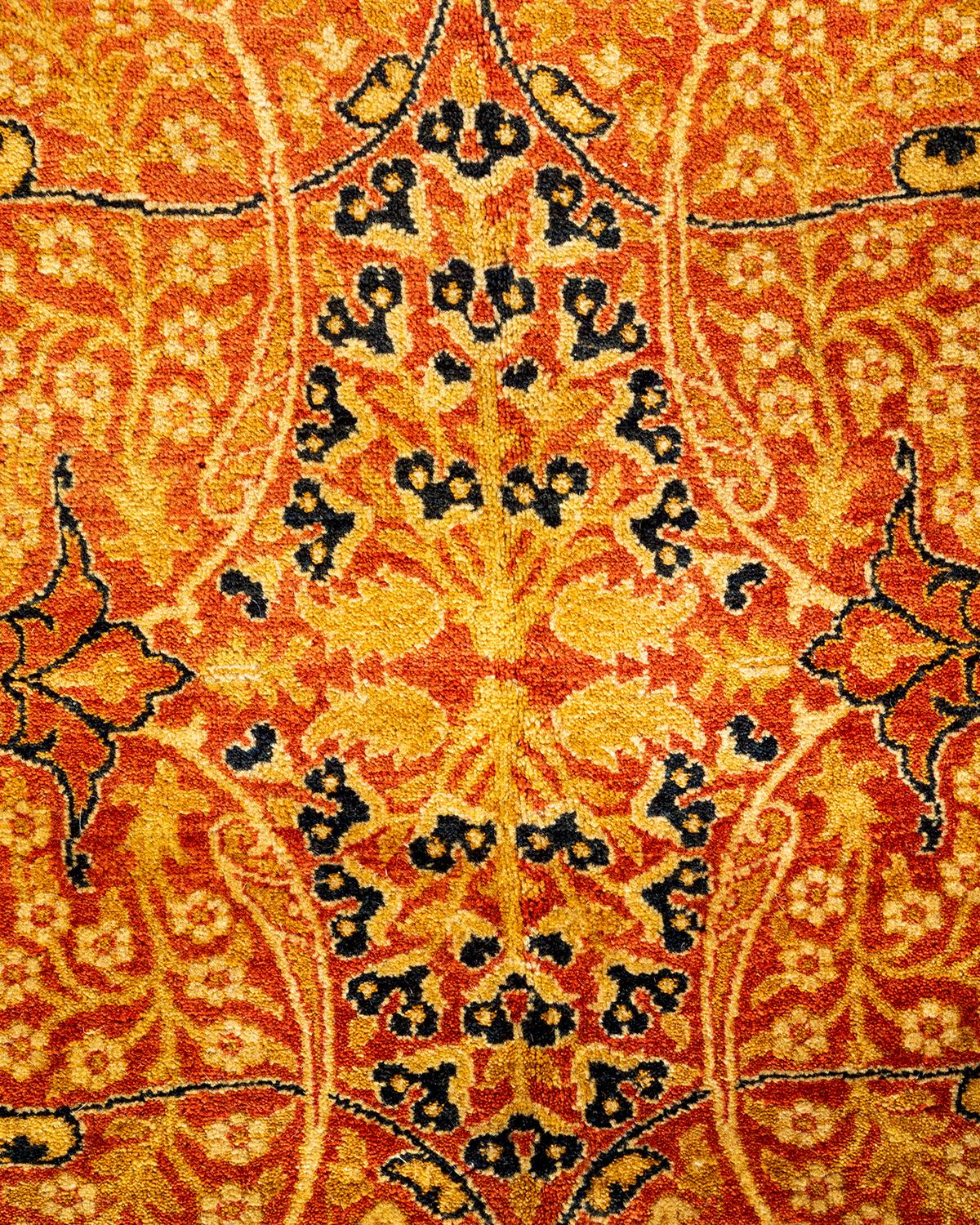 Traditioneller handgeknüpfter Mogul-Teppich aus orangefarbener Wolle (Pakistanisch) im Angebot