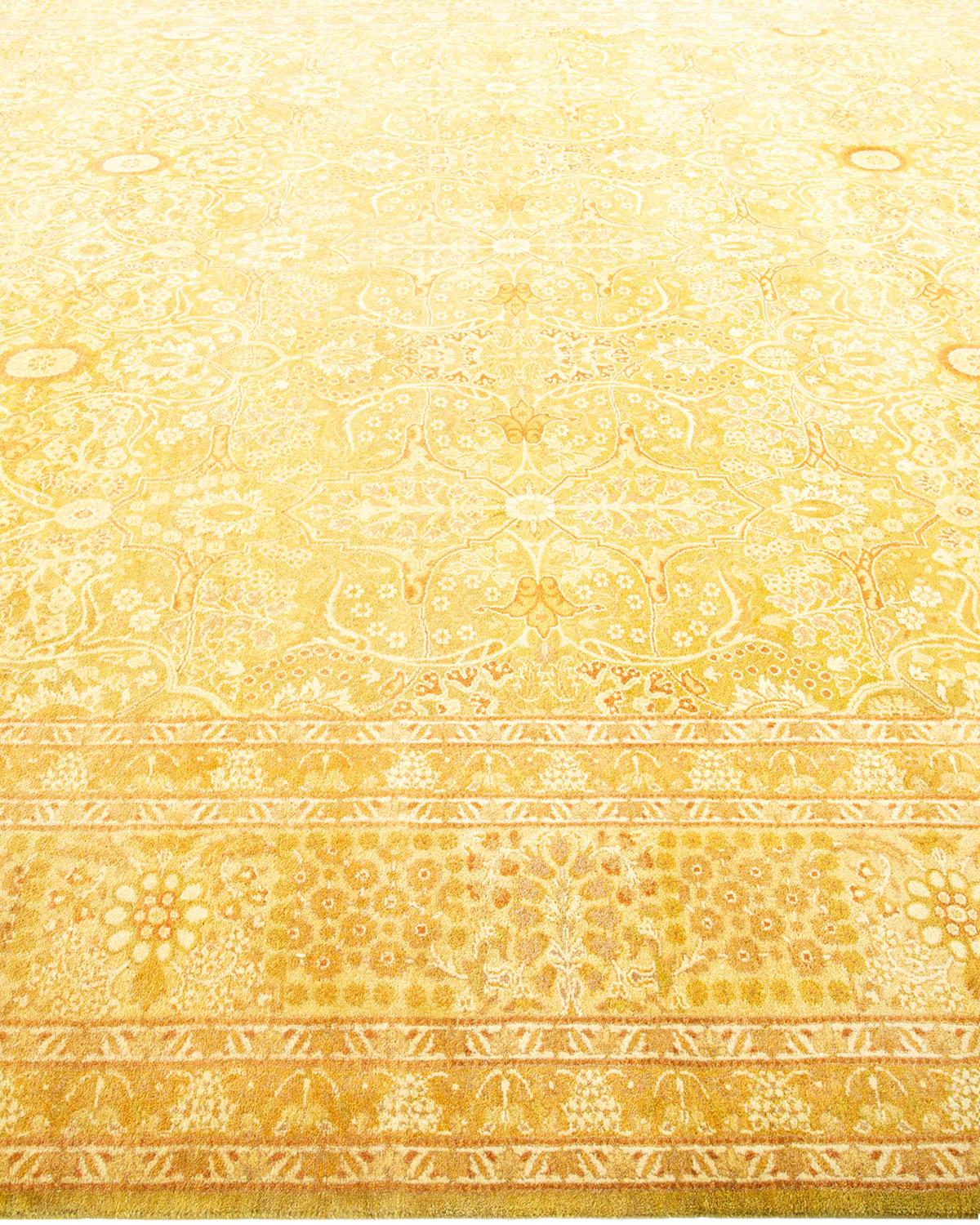 Tapis traditionnel Mogul noué à la main en laine jaune Neuf - En vente à Norwalk, CT