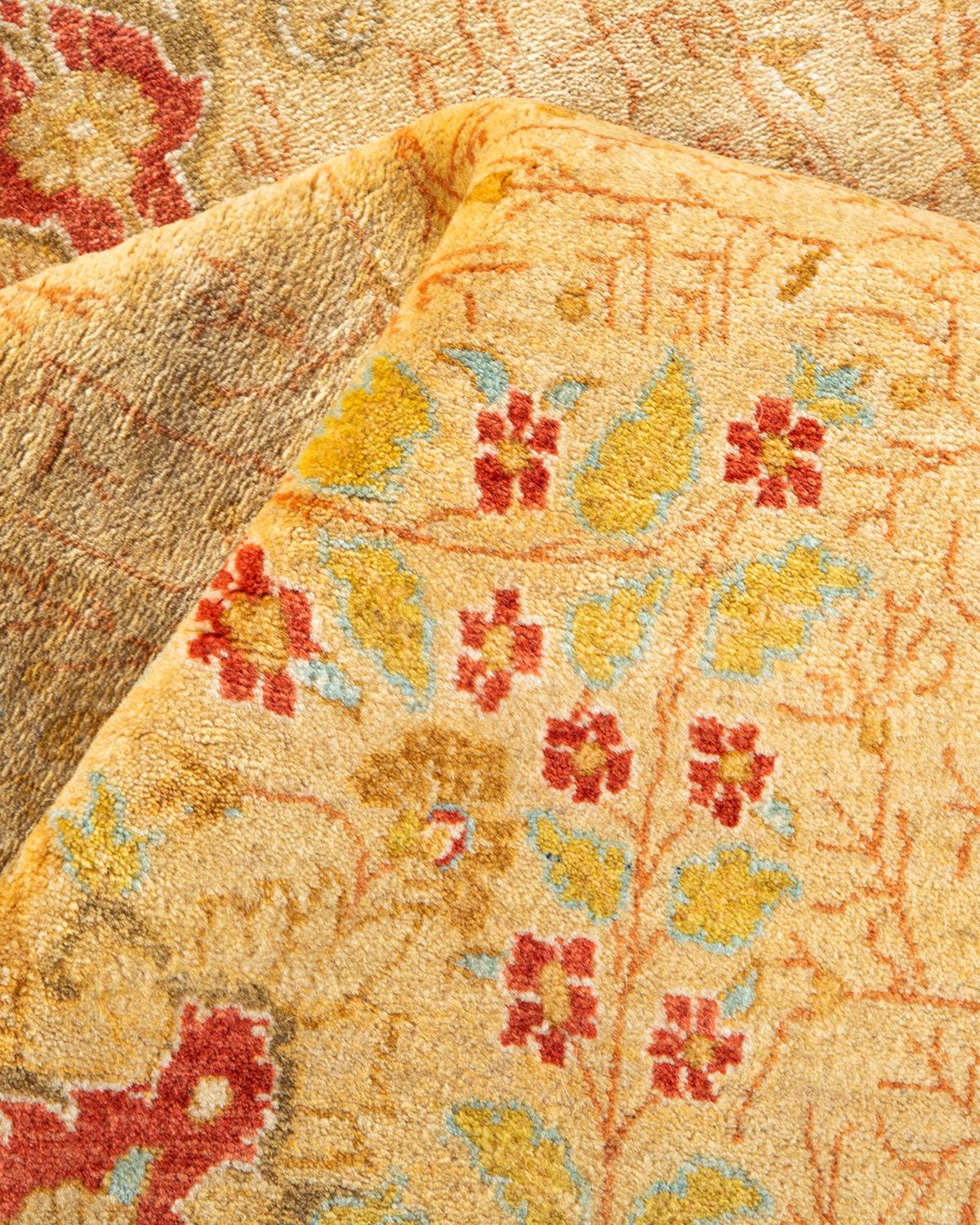 Tapis traditionnel Mogul noué à la main en laine jaune en vente 1